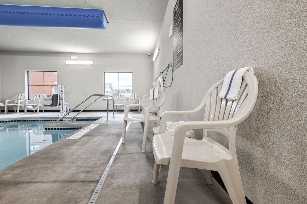 Cobblestone Hotel & Suites - Mosinee photo 45