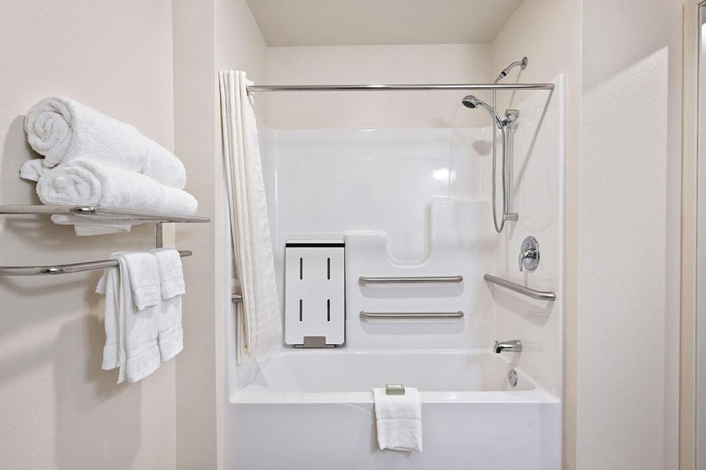 Cobblestone Hotel & Suites - Mosinee photo 67