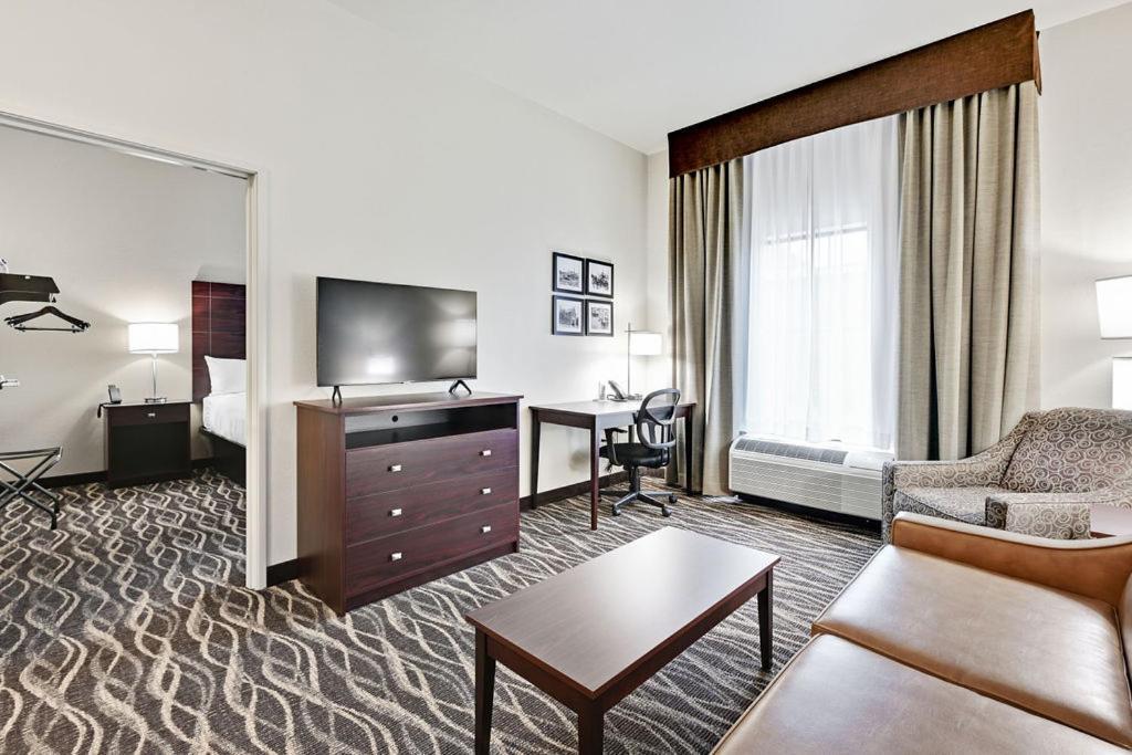 Cobblestone Hotel & Suites - Mosinee photo 68