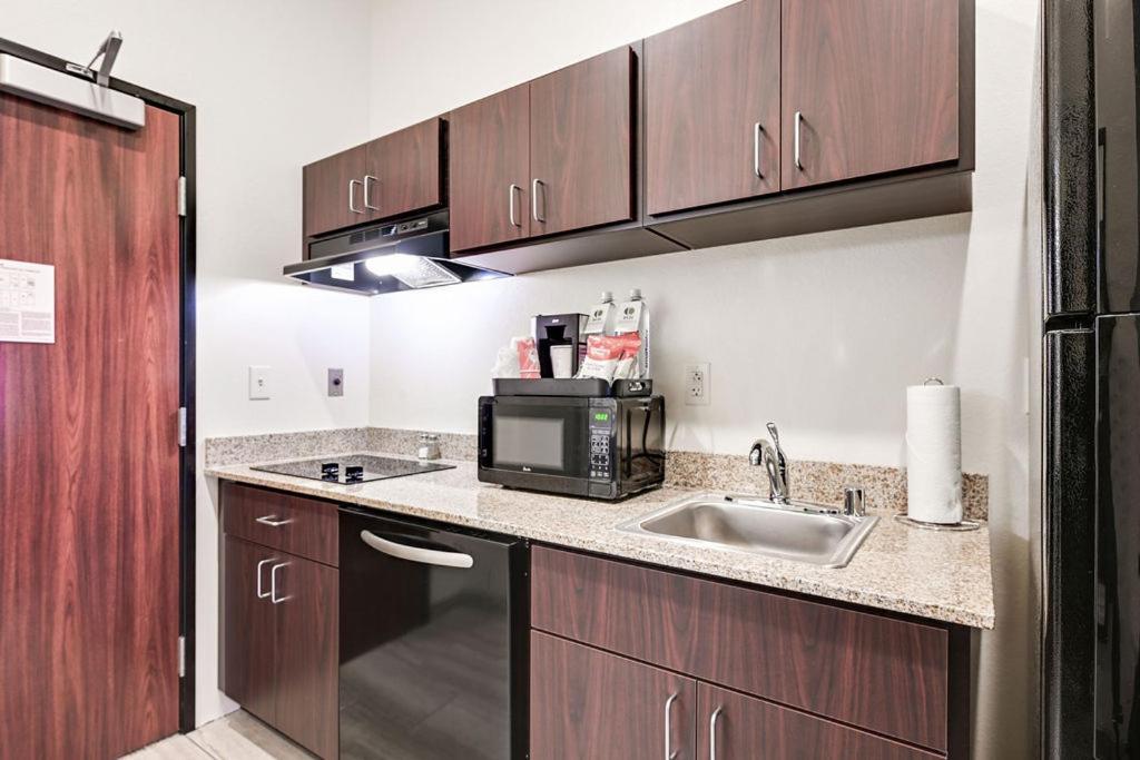 Cobblestone Hotel & Suites - Mosinee photo 69