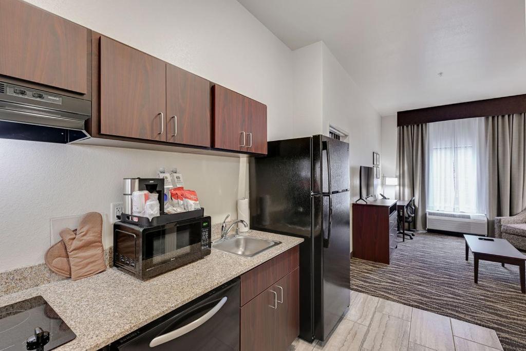 Cobblestone Hotel & Suites - Mosinee photo 73