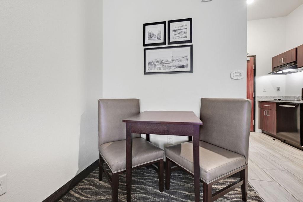 Cobblestone Hotel & Suites - Mosinee photo 80