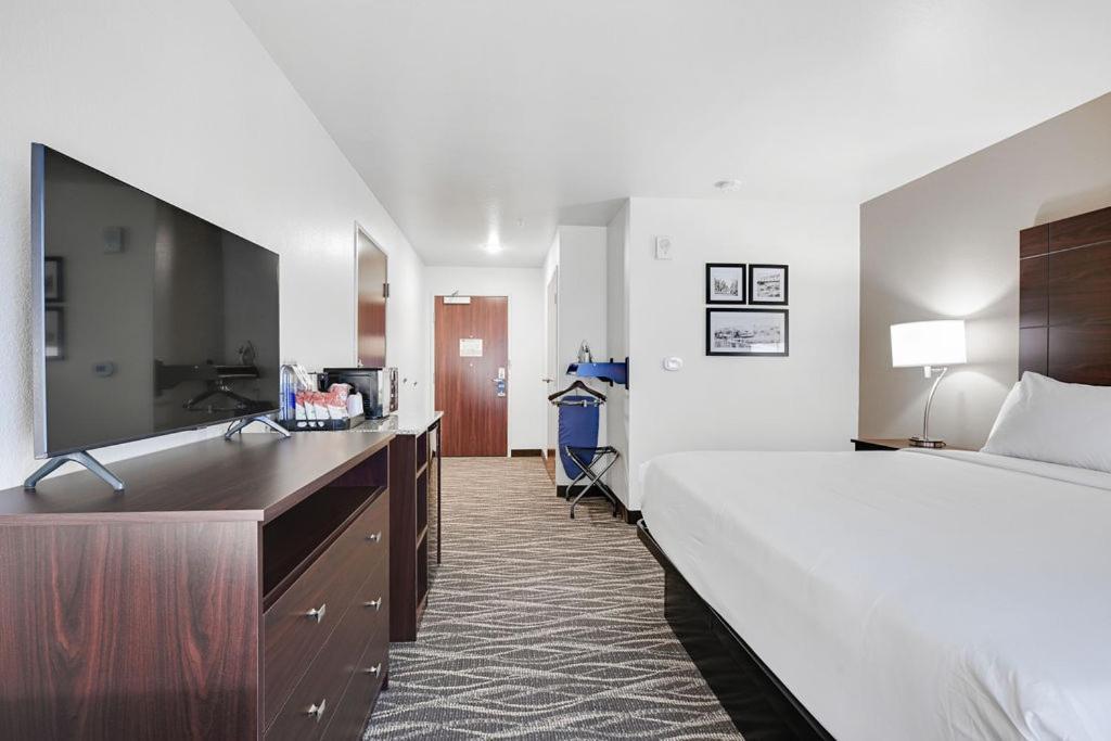 Cobblestone Hotel & Suites - Mosinee photo 82
