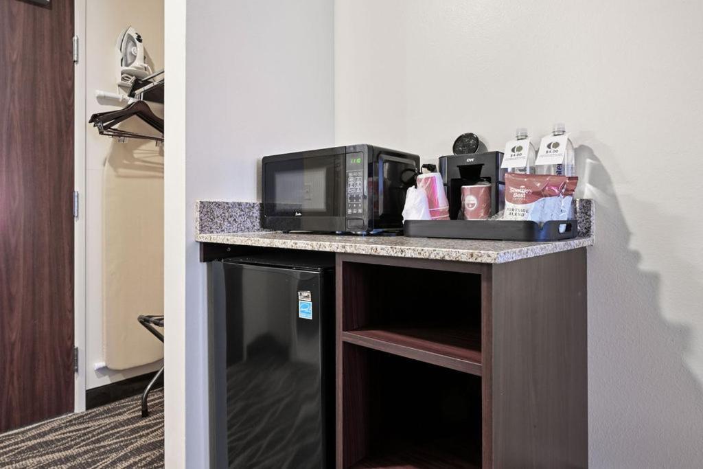 Cobblestone Hotel & Suites - Mosinee photo 92