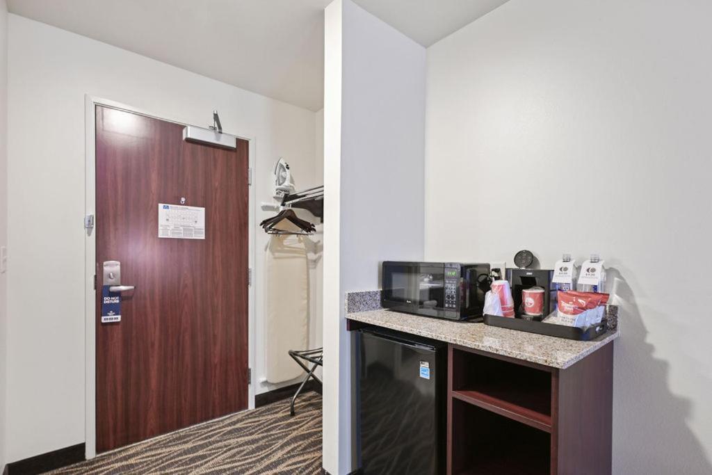 Cobblestone Hotel & Suites - Mosinee photo 95