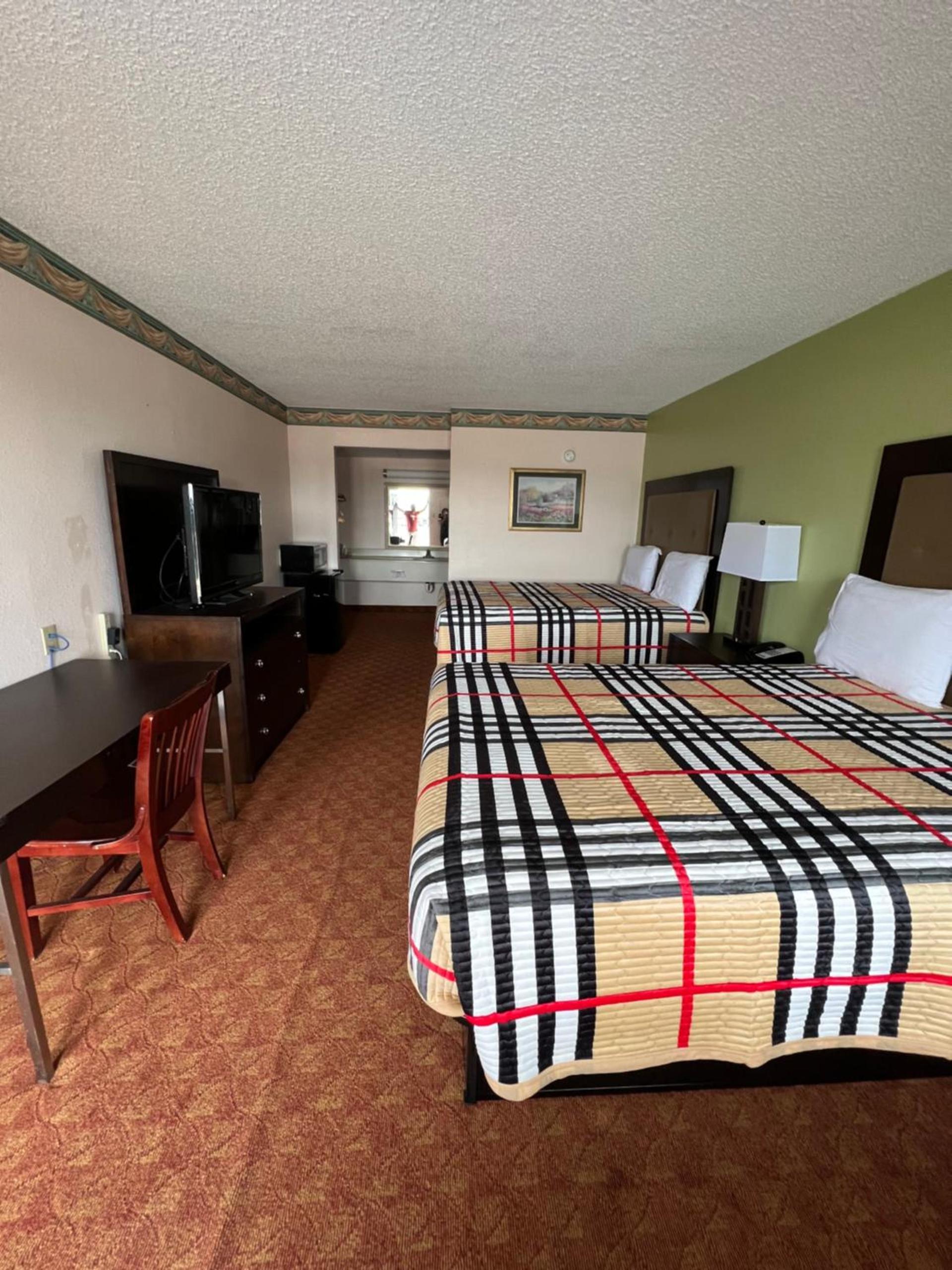 Victorian Inn By OYO Whitesboro US Hwy 82 photo 5
