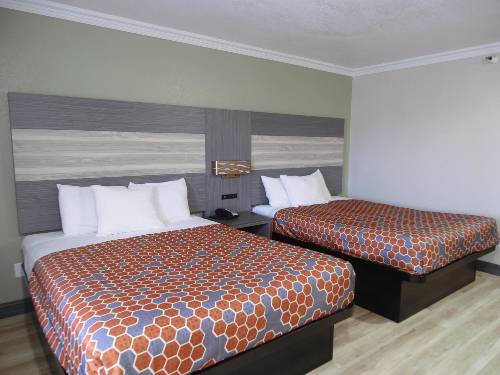 Americas Best Value Inn-Rialto photo 10