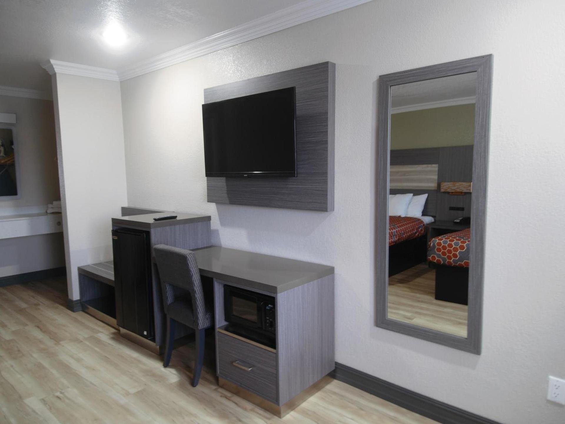 Americas Best Value Inn-Rialto photo 16