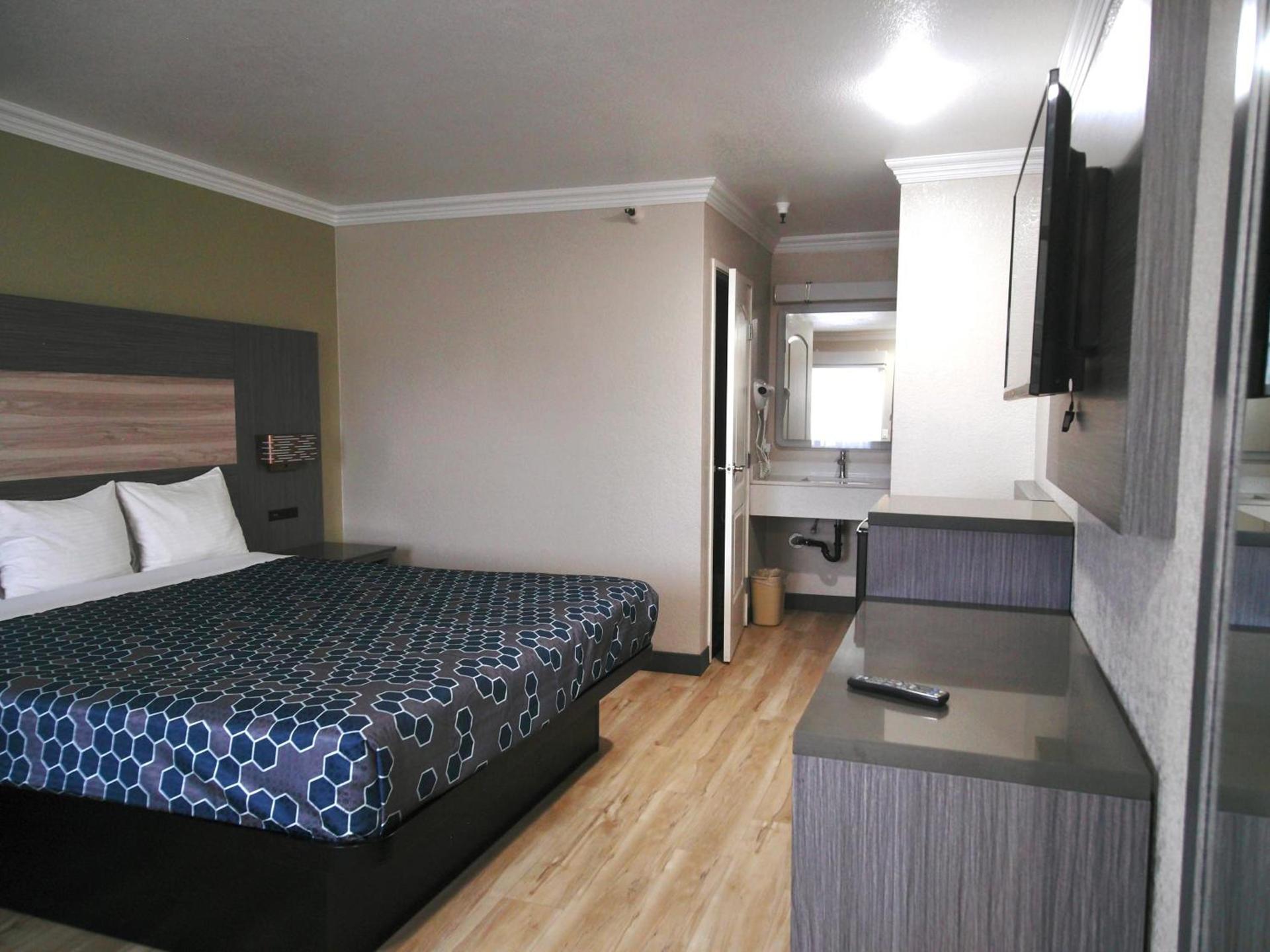Americas Best Value Inn-Rialto photo 23
