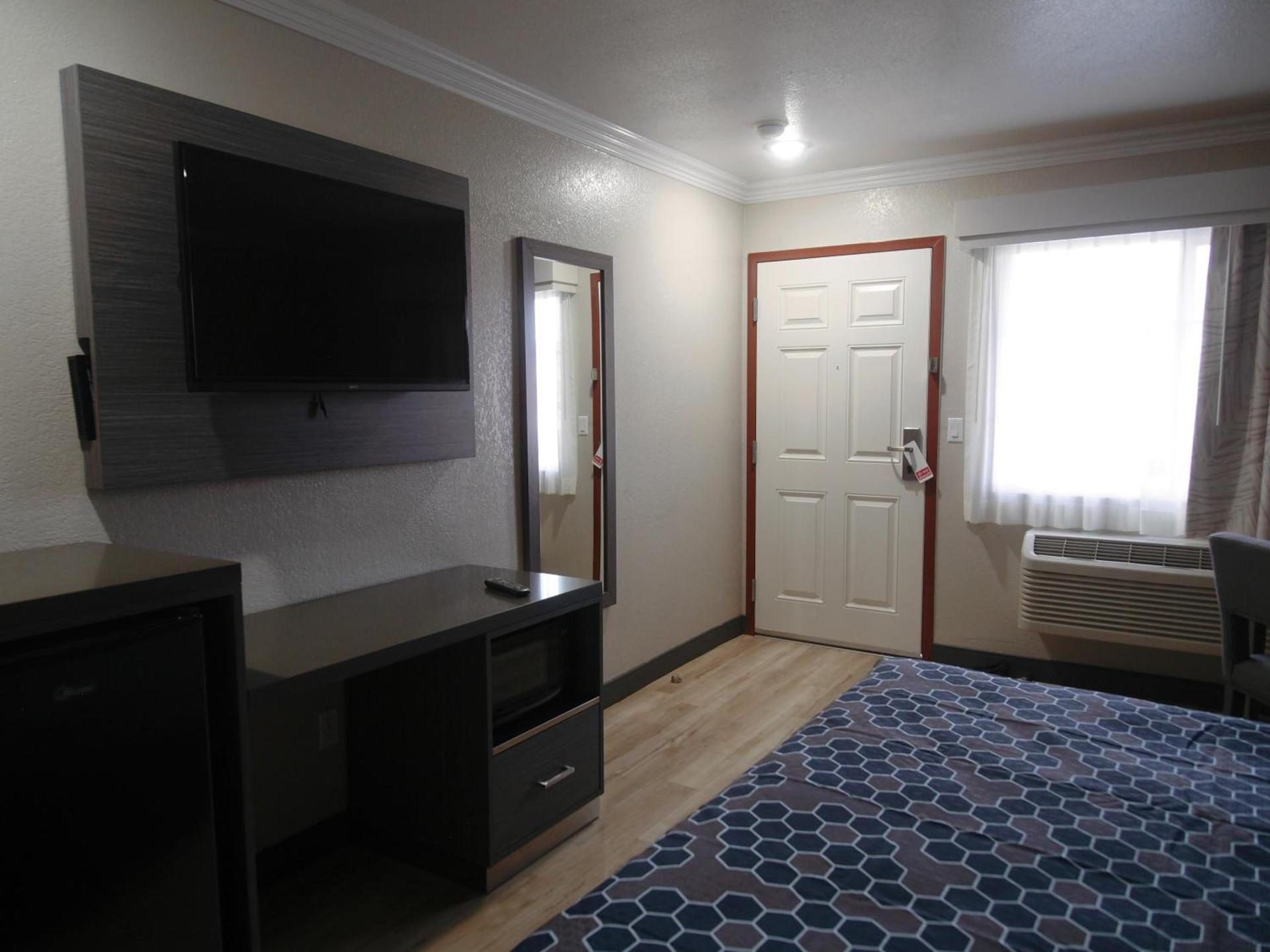 Americas Best Value Inn-Rialto photo 9