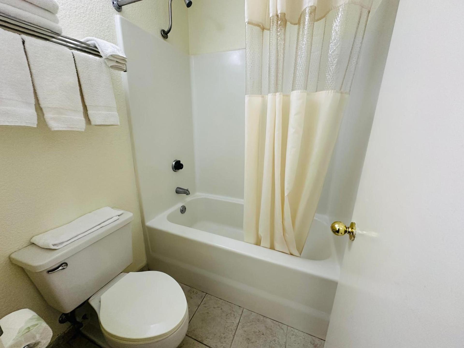 Econo Lodge Kannapolis - Concord photo 21