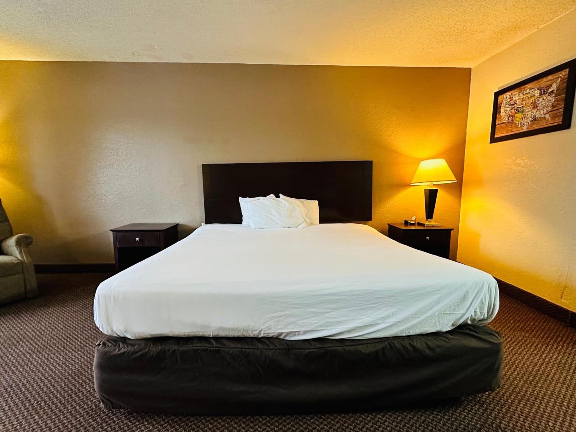 Econo Lodge Kannapolis - Concord photo 16