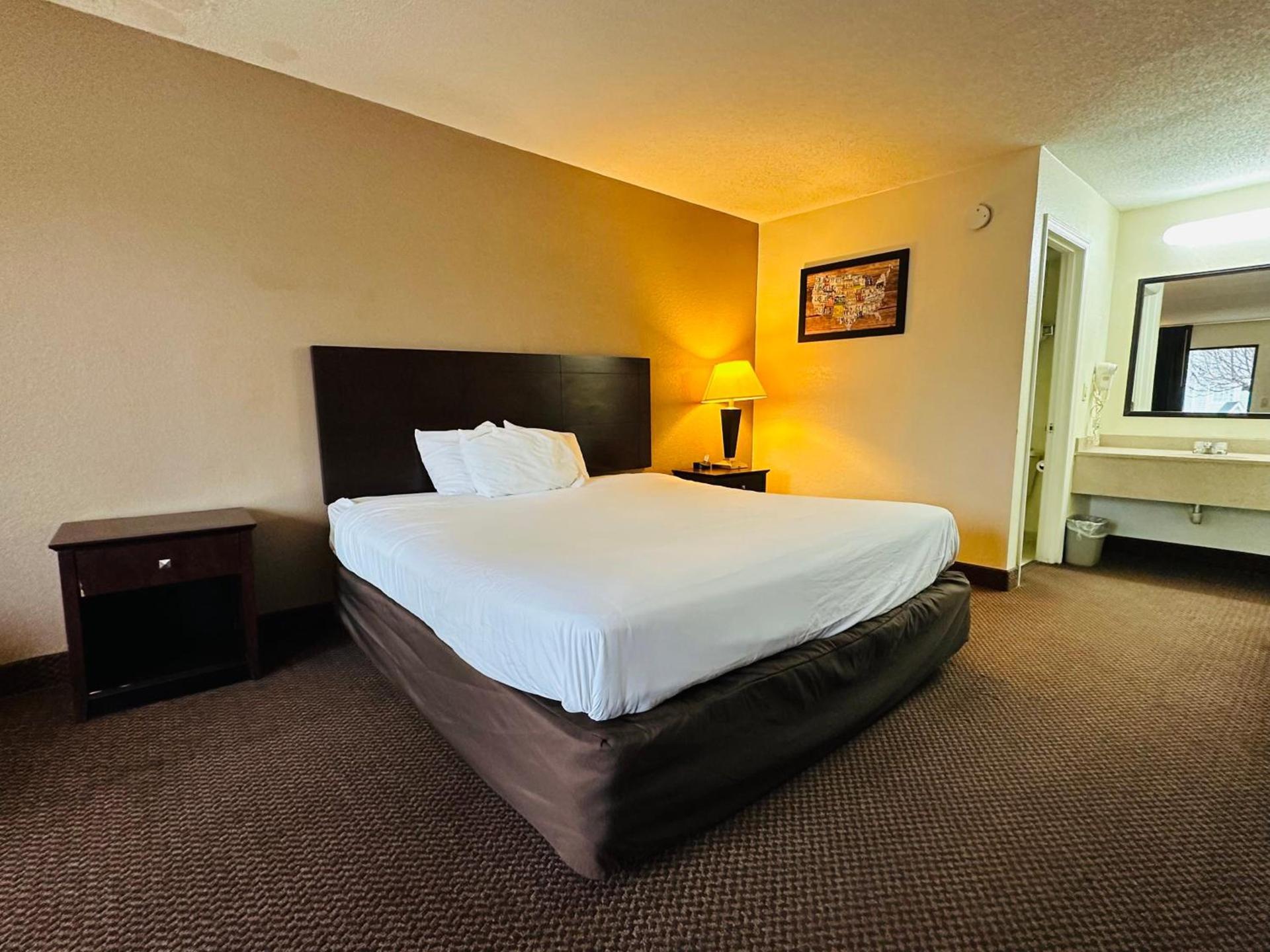 Econo Lodge Kannapolis - Concord photo 17