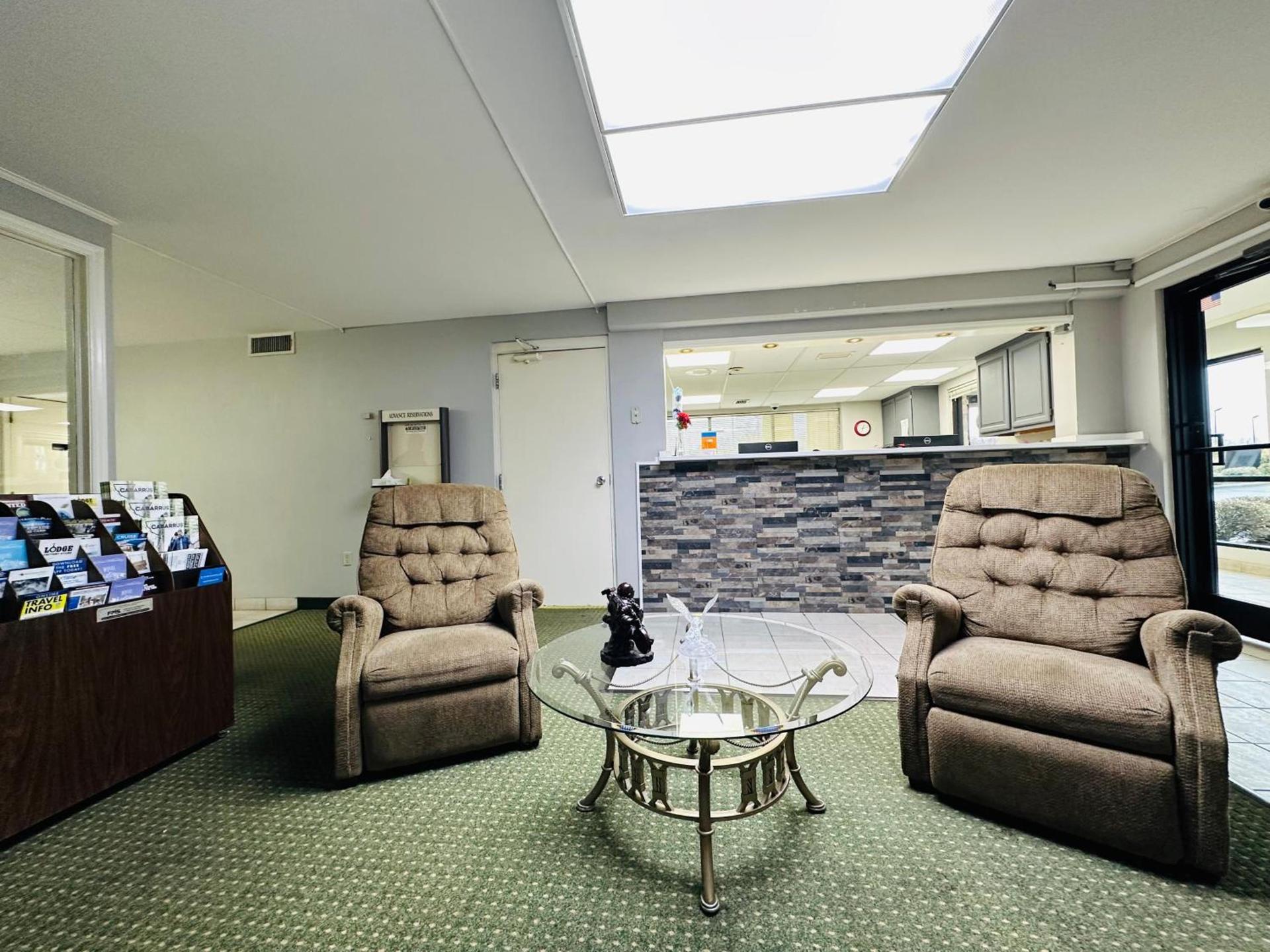 Econo Lodge Kannapolis - Concord photo 13