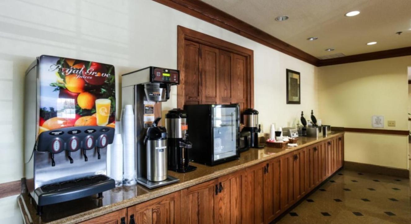 Mountain Inn & Suites Airport - Hendersonville photo 14