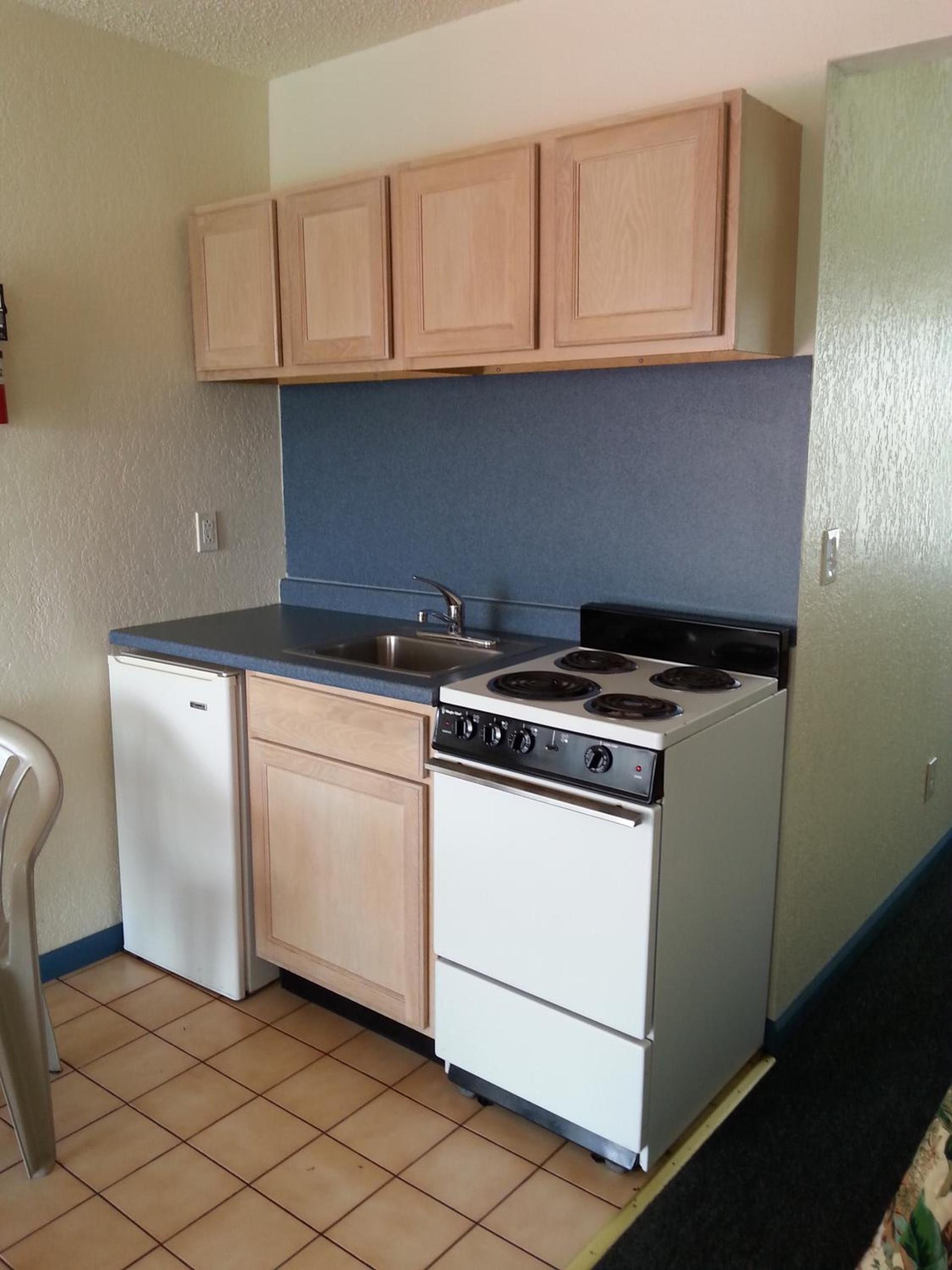 Sunrise Motel photo 28