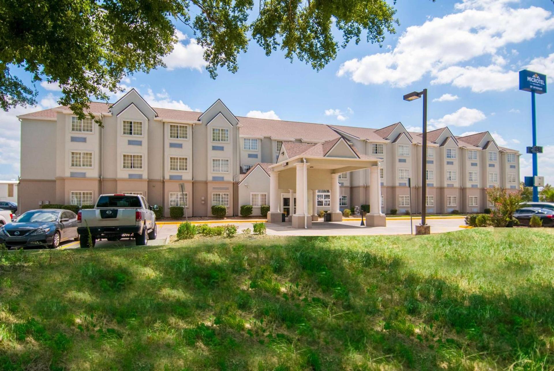 Microtel Inn and Suites Lafayette photo 2