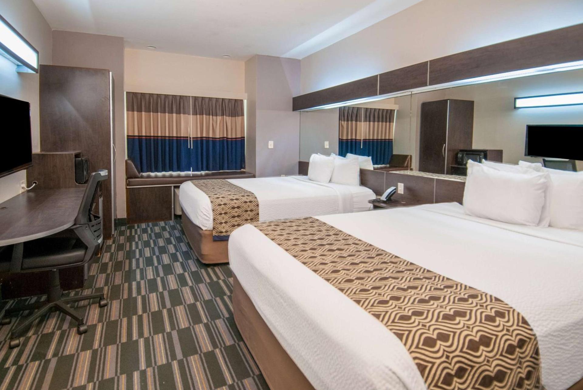 Microtel Inn and Suites Lafayette photo 14