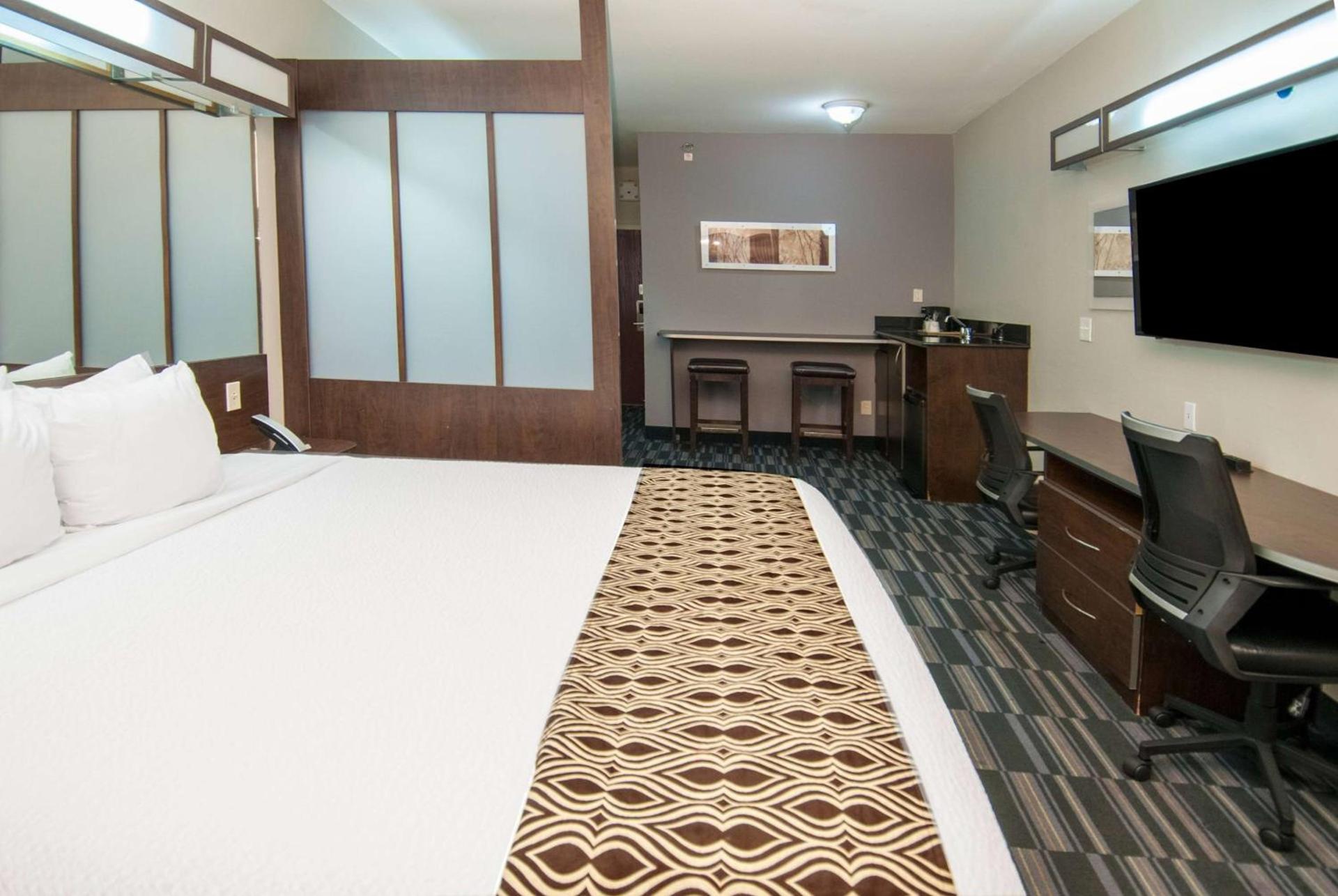Microtel Inn and Suites Lafayette photo 15