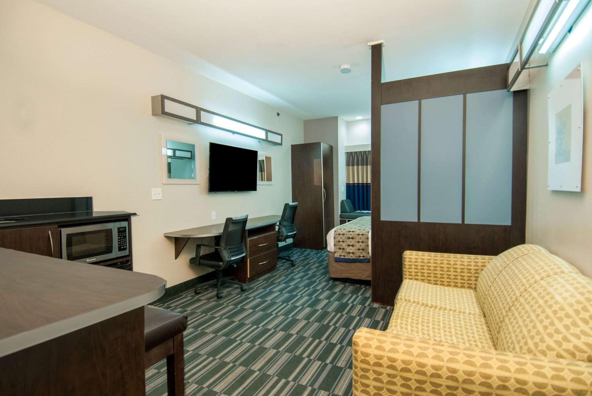 Microtel Inn and Suites Lafayette photo 17