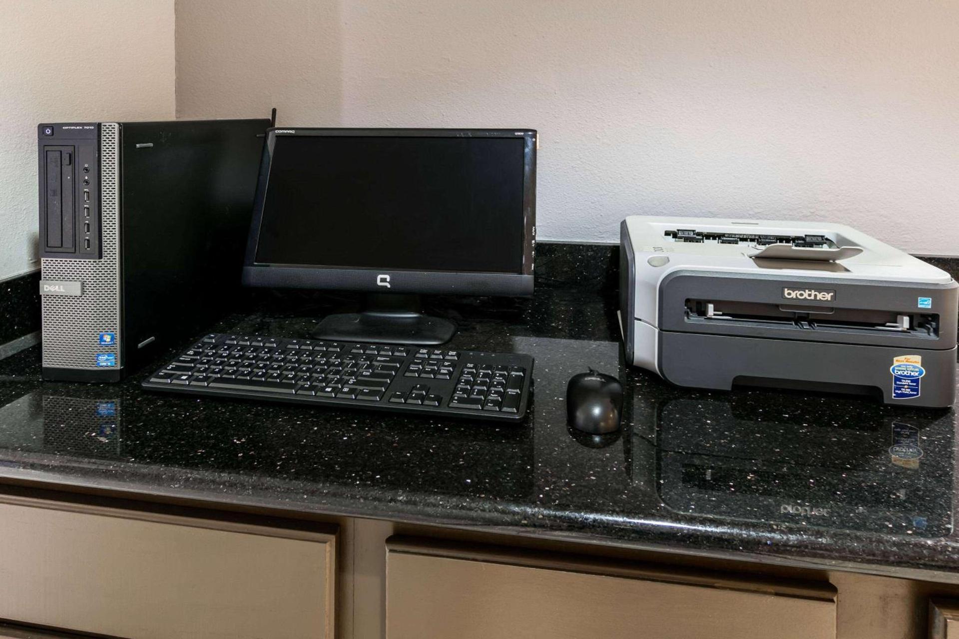 Microtel Inn and Suites Lafayette photo 25