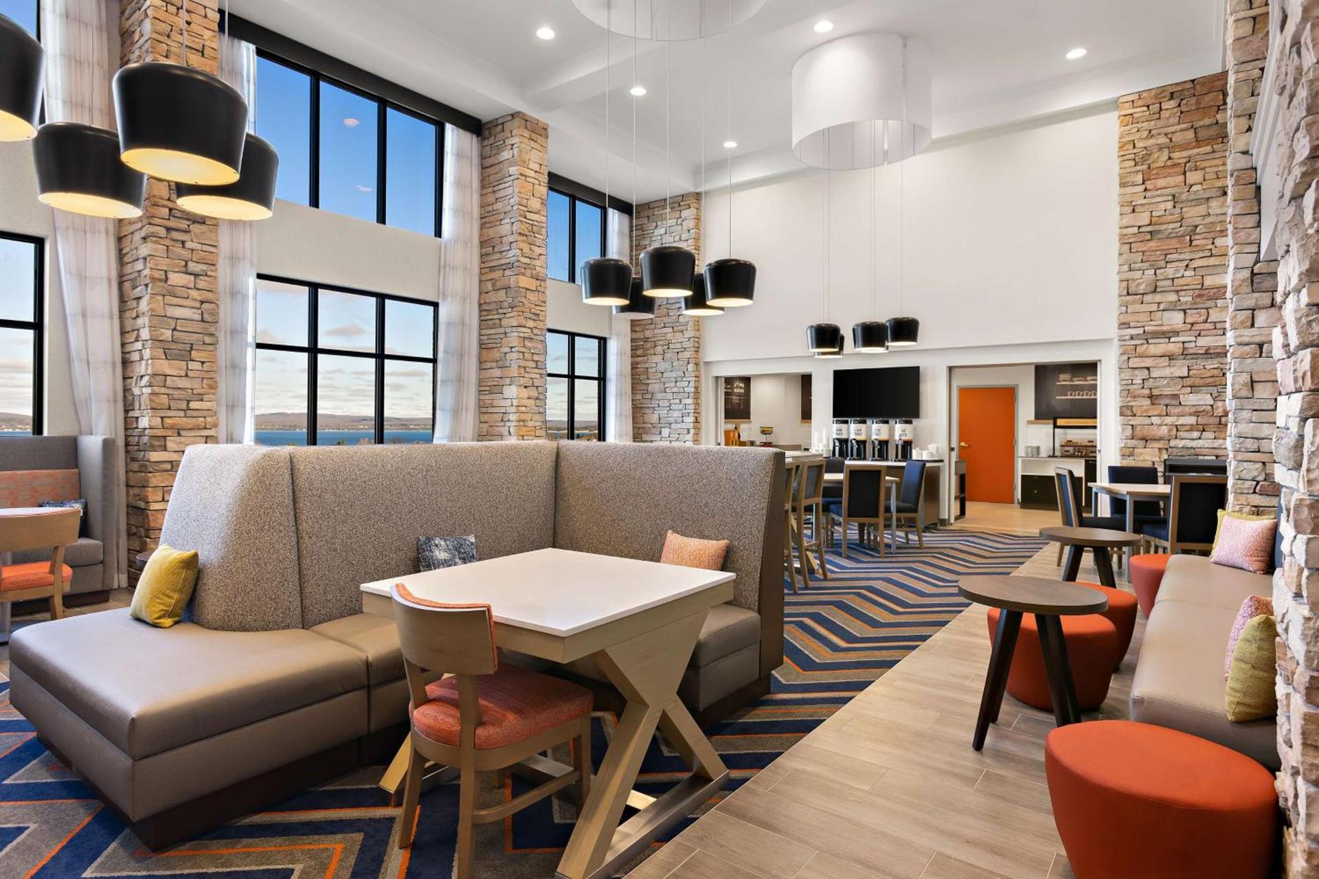 Hampton Inn & Suites Petoskey photo 21