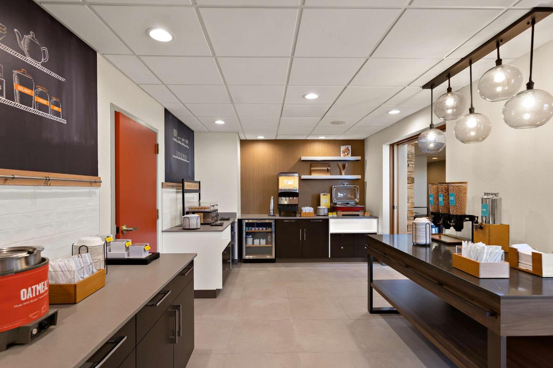Hampton Inn & Suites Petoskey photo 23