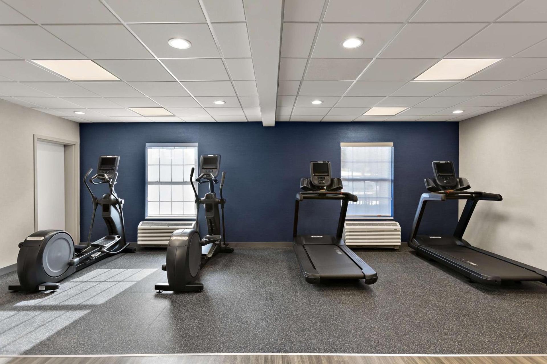 Hampton Inn & Suites Petoskey photo 27