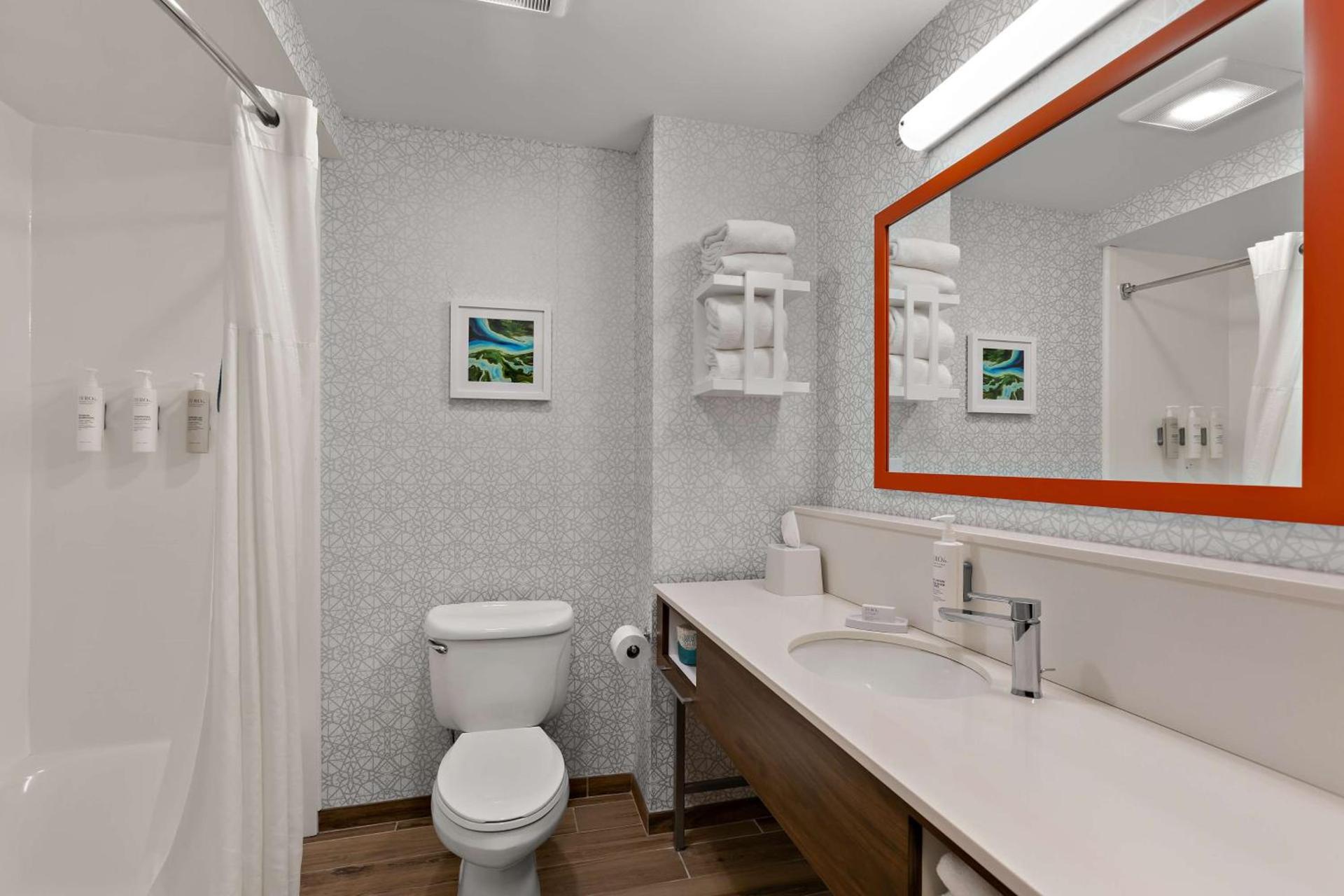 Hampton Inn & Suites Petoskey photo 31