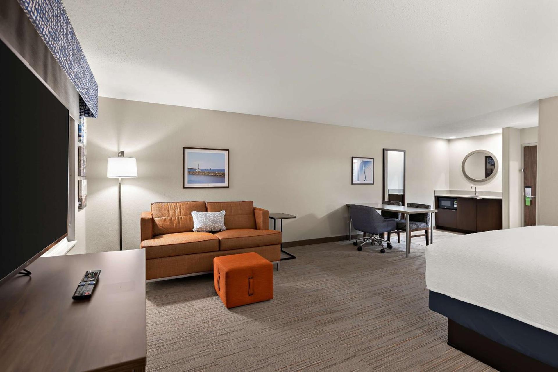 Hampton Inn & Suites Petoskey photo 33