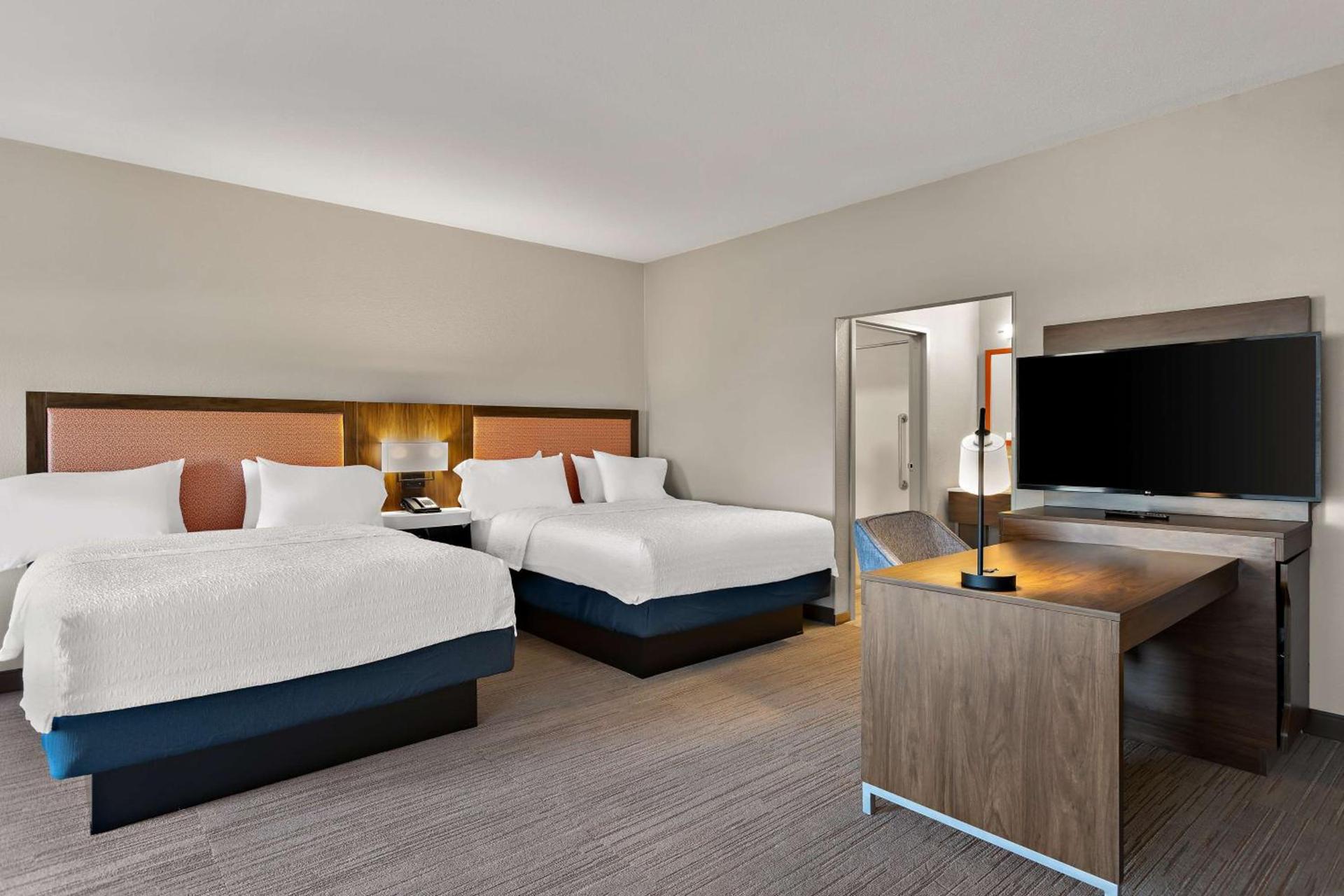 Hampton Inn & Suites Petoskey photo 41