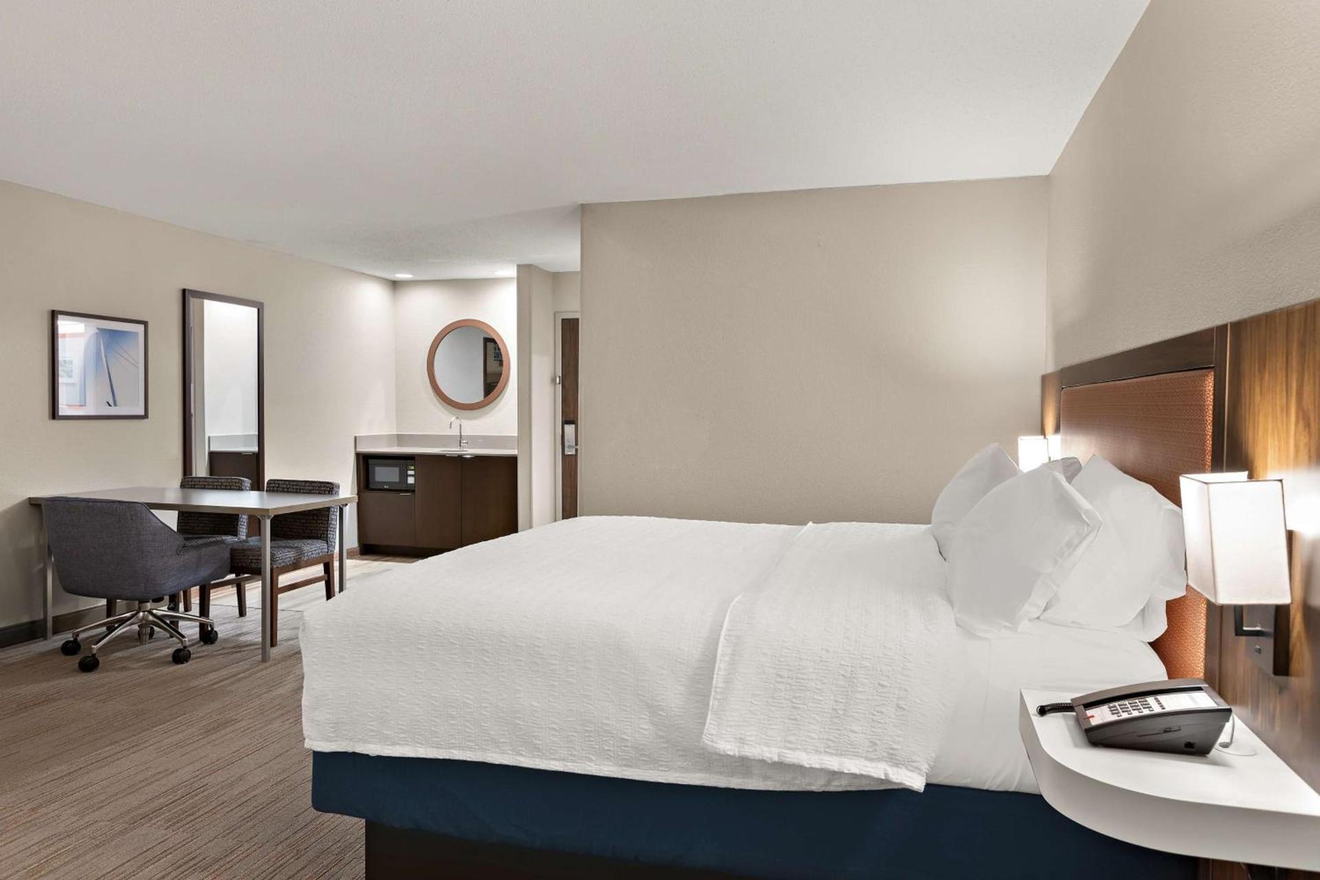Hampton Inn & Suites Petoskey photo 42