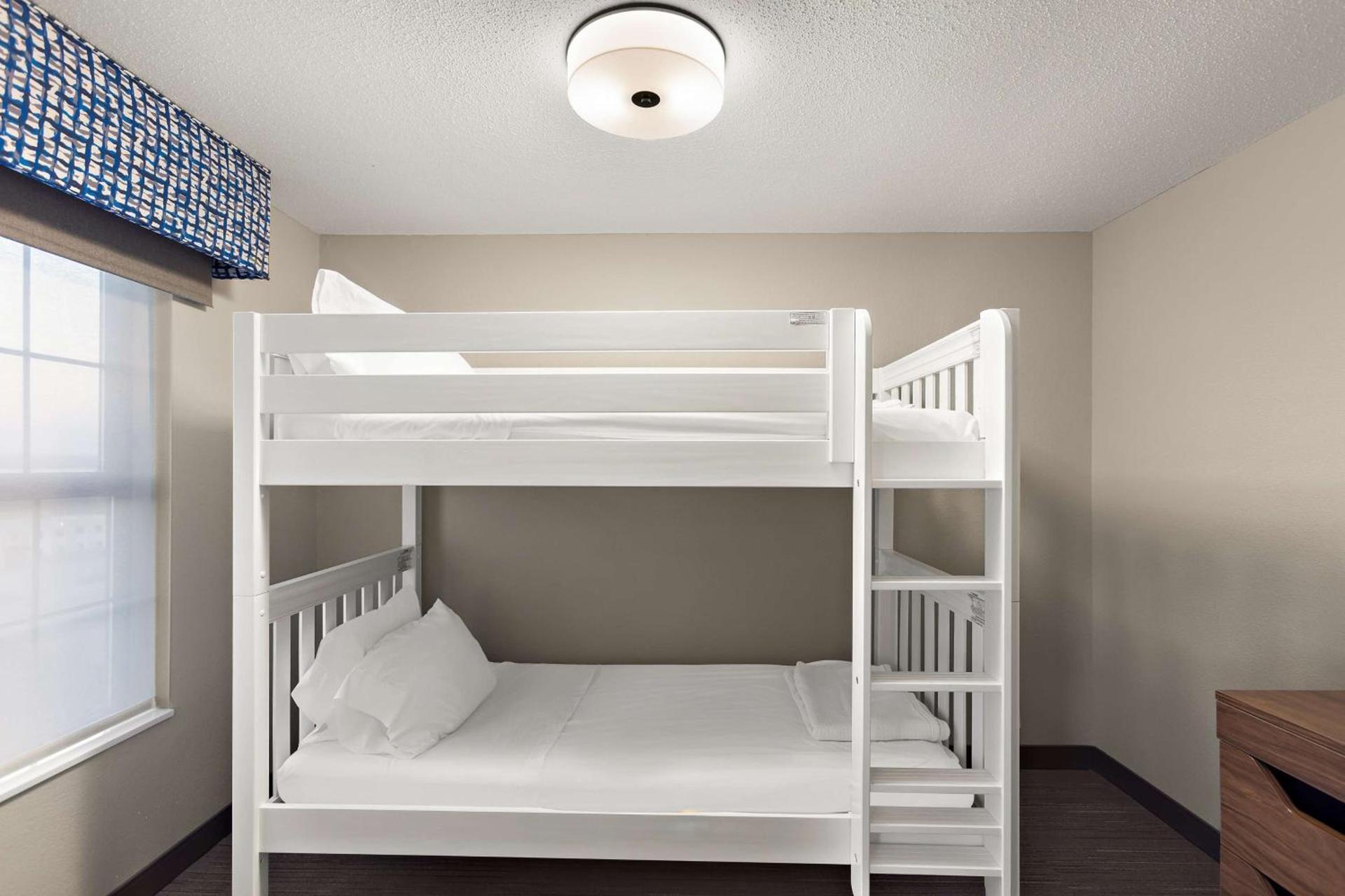 Hampton Inn & Suites Petoskey photo 44