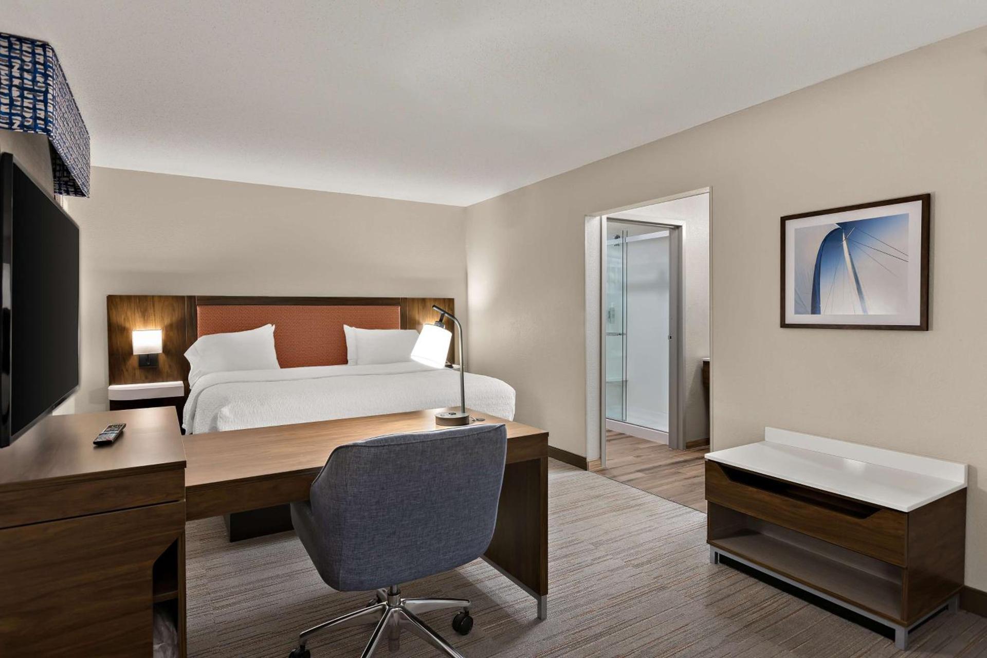 Hampton Inn & Suites Petoskey photo 52