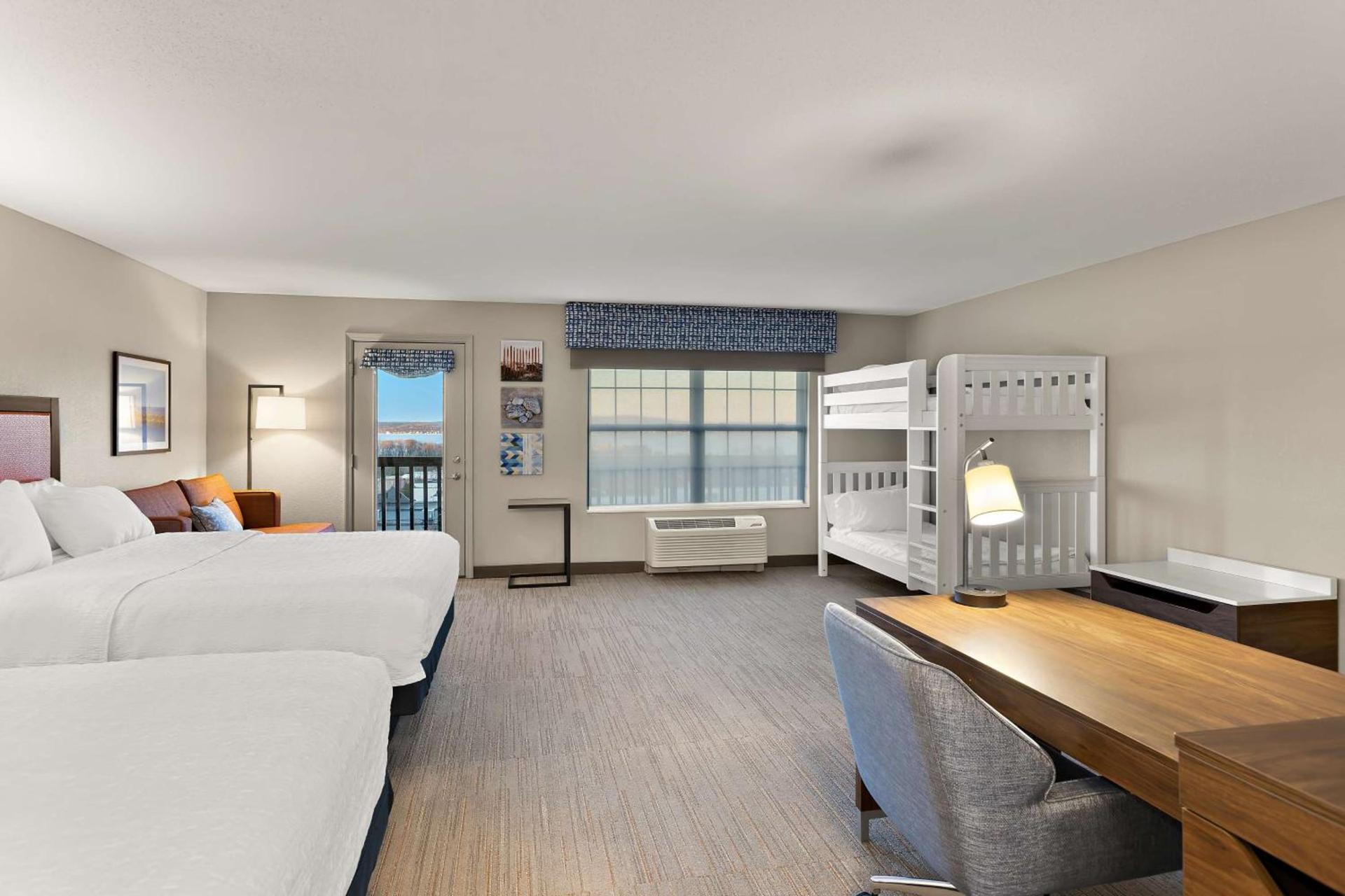 Hampton Inn & Suites Petoskey photo 53