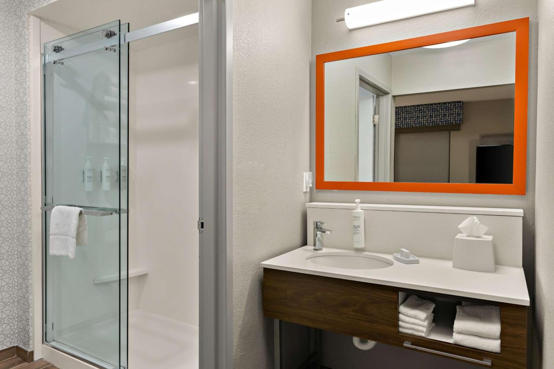 Hampton Inn & Suites Petoskey photo 56