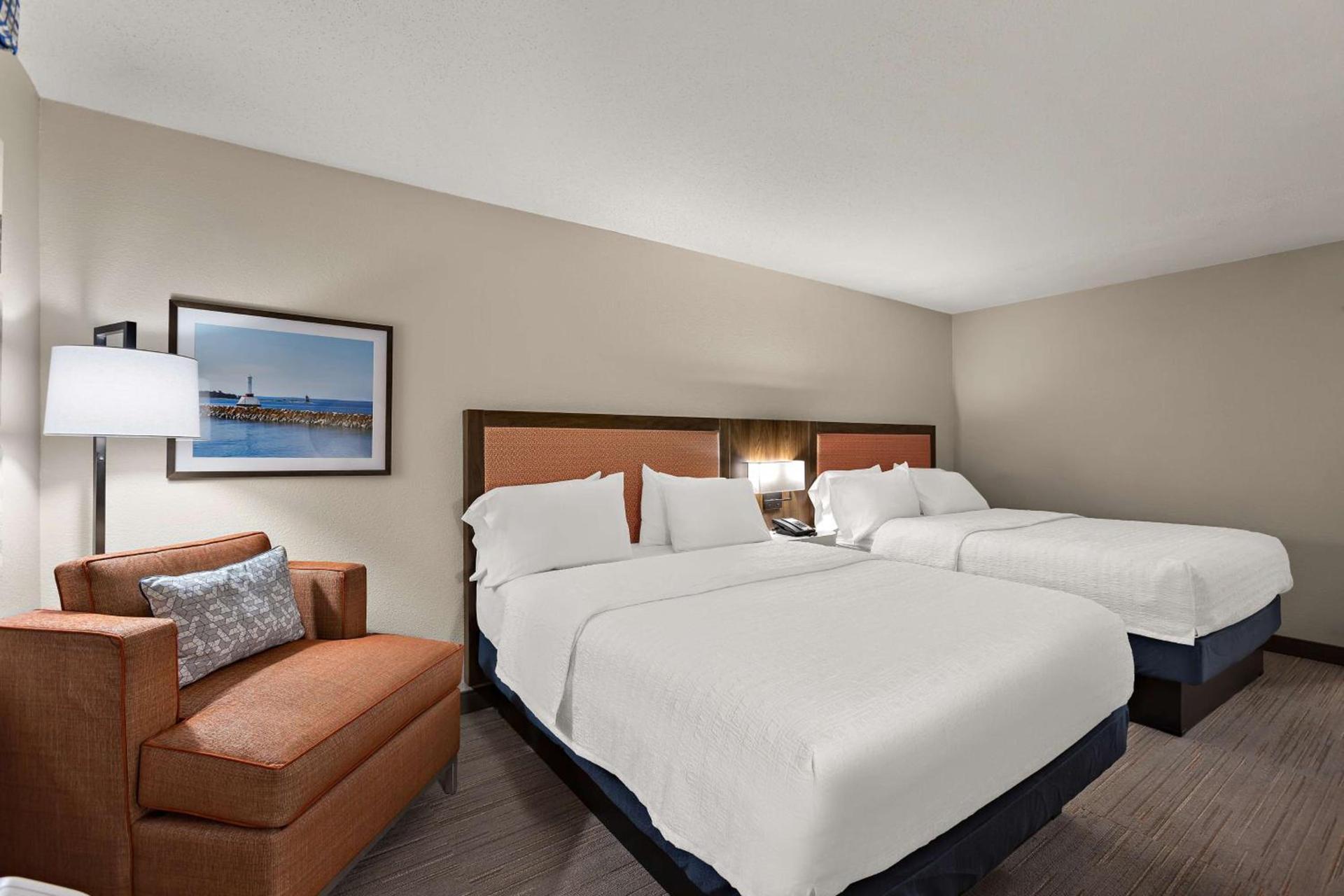 Hampton Inn & Suites Petoskey photo 57