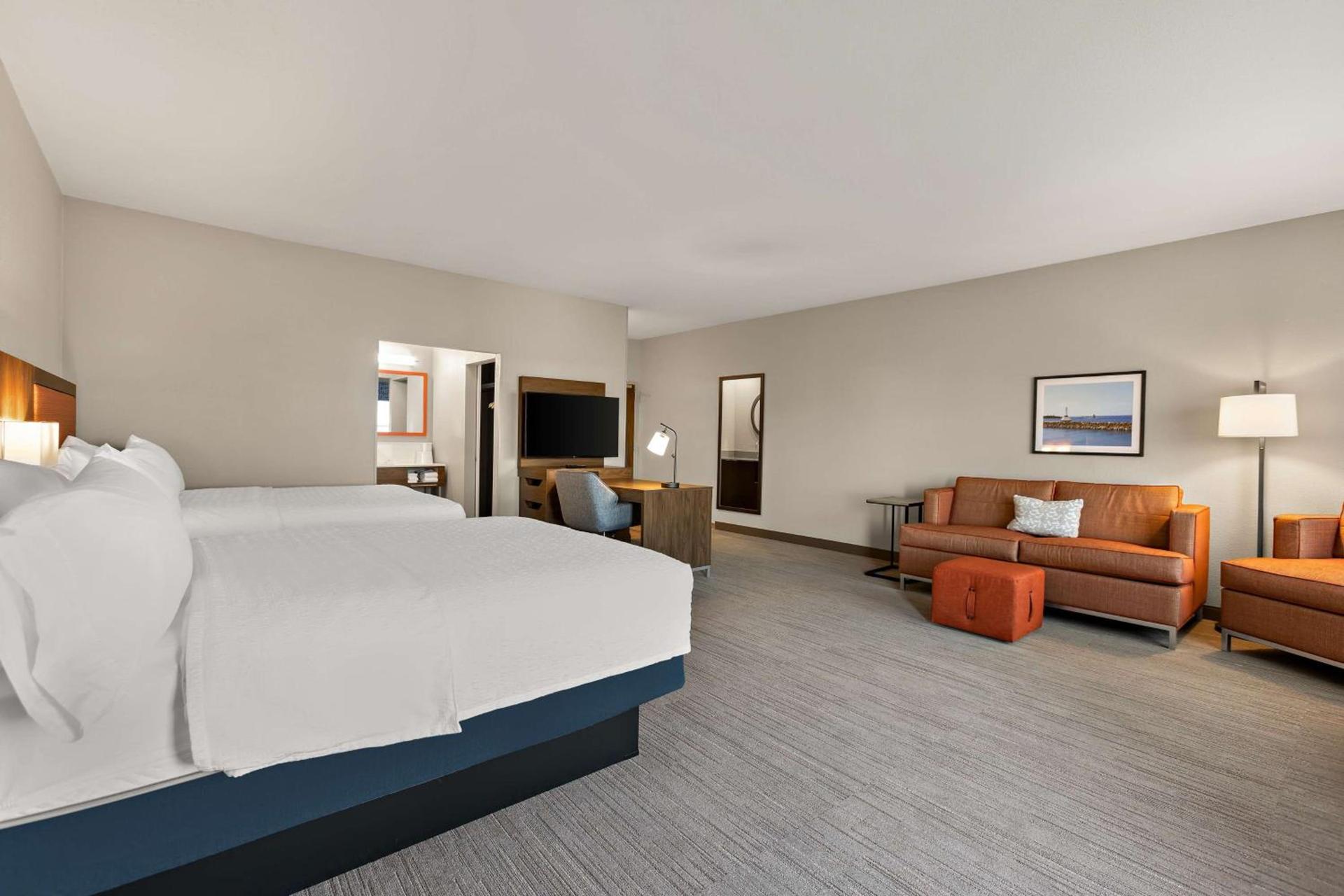 Hampton Inn & Suites Petoskey photo 62