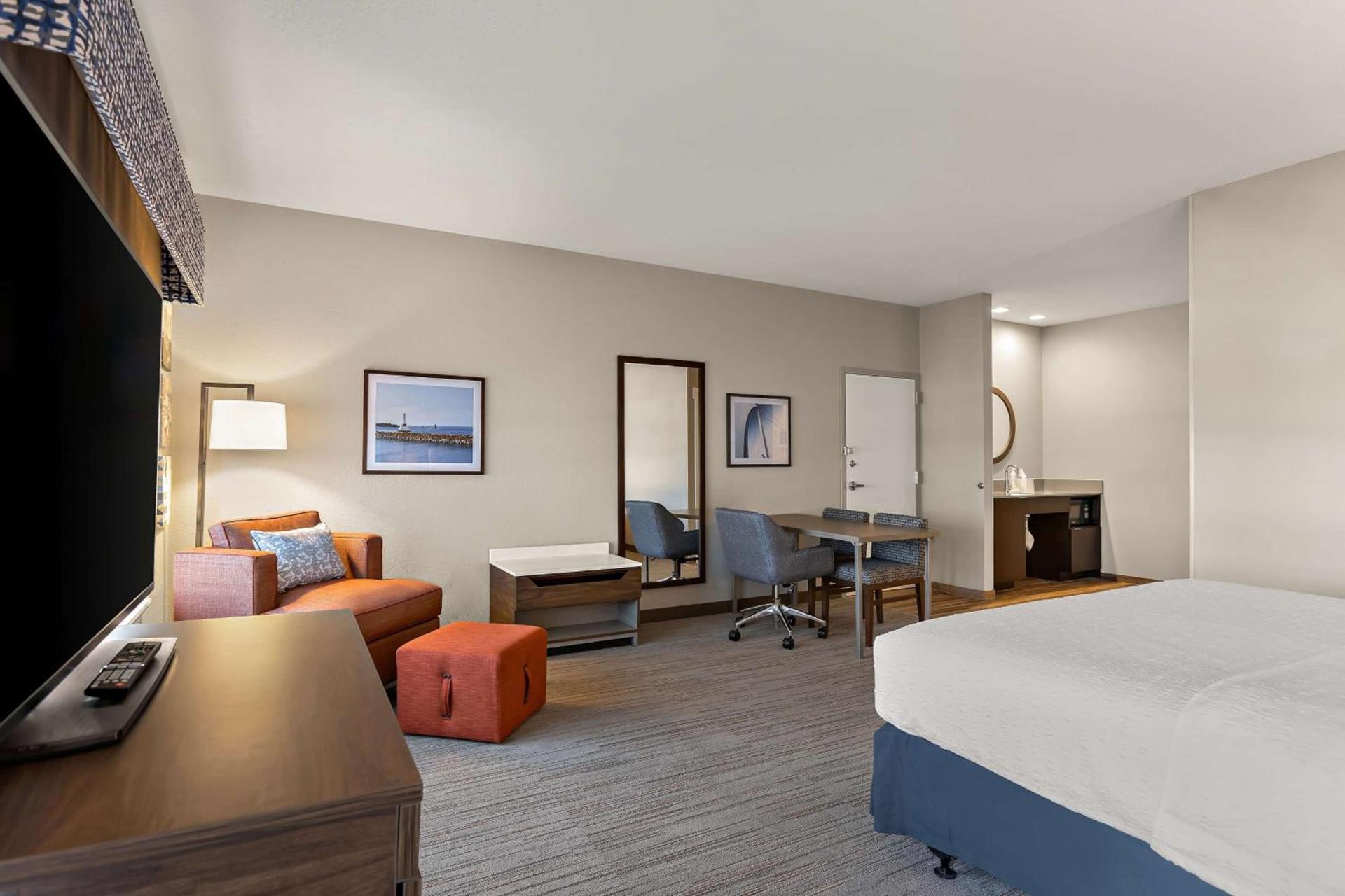 Hampton Inn & Suites Petoskey photo 64