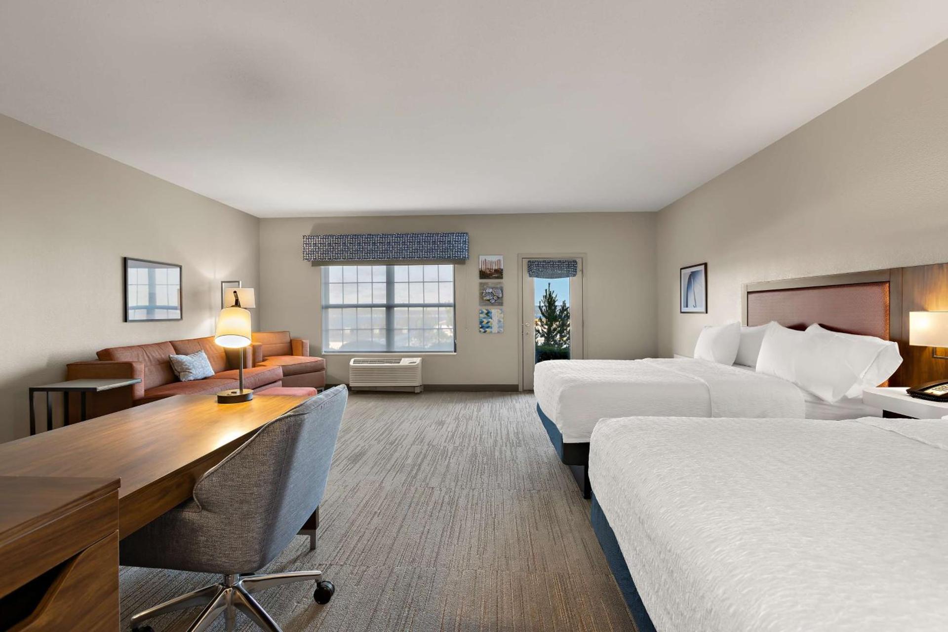Hampton Inn & Suites Petoskey photo 66