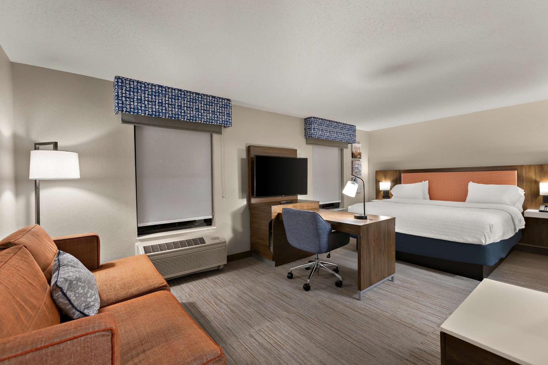 Hampton Inn & Suites Petoskey photo 72