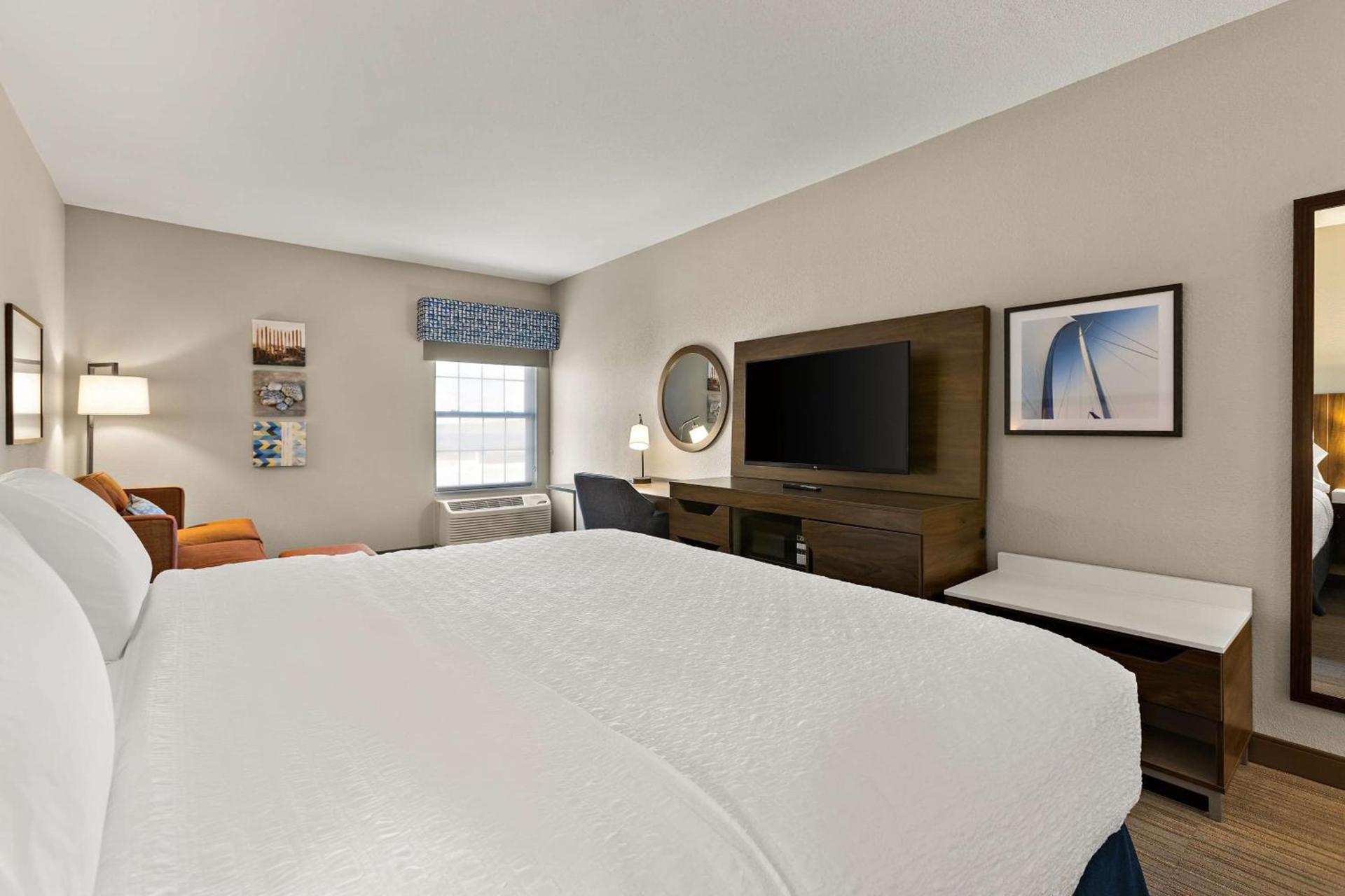 Hampton Inn & Suites Petoskey photo 73
