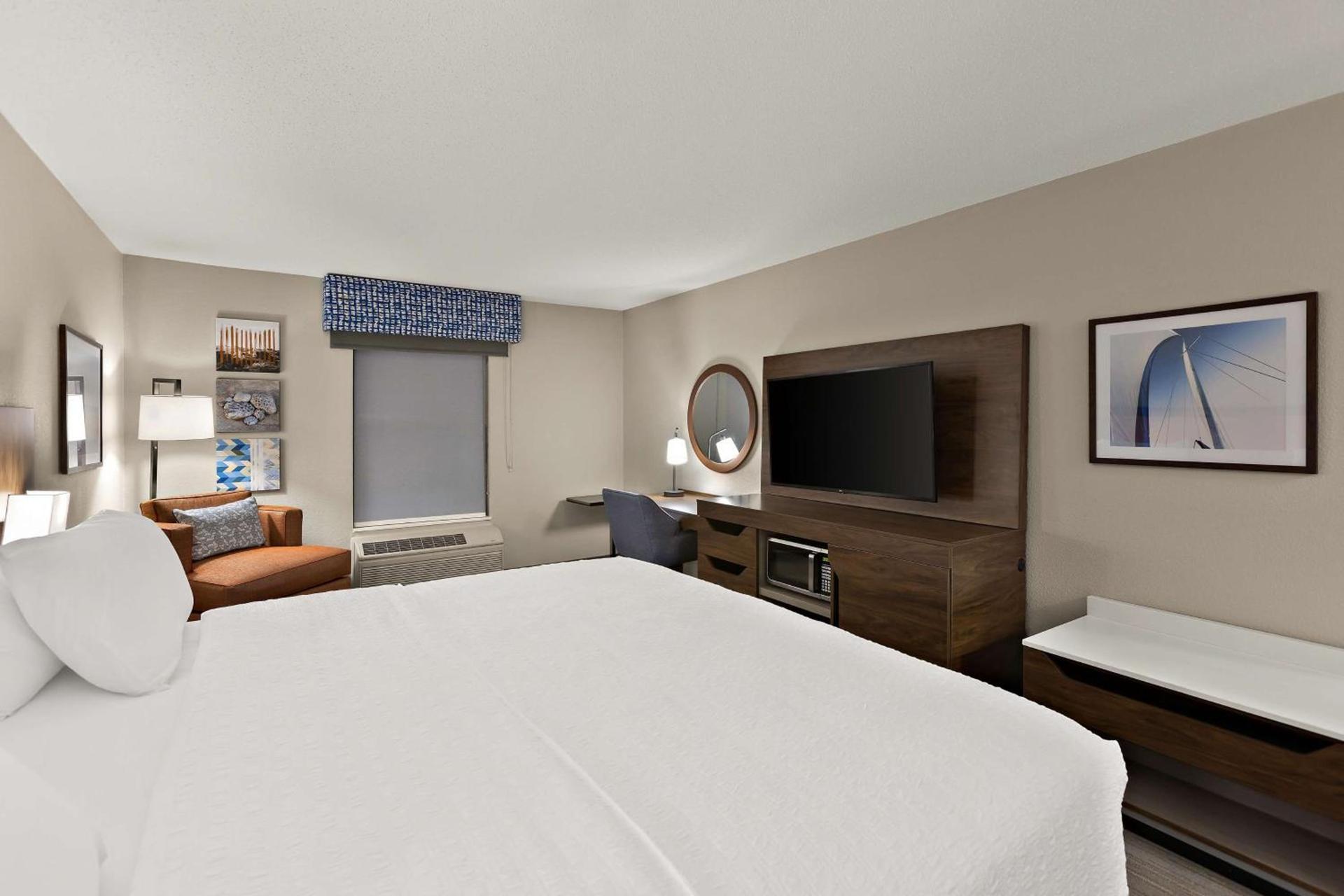 Hampton Inn & Suites Petoskey photo 75