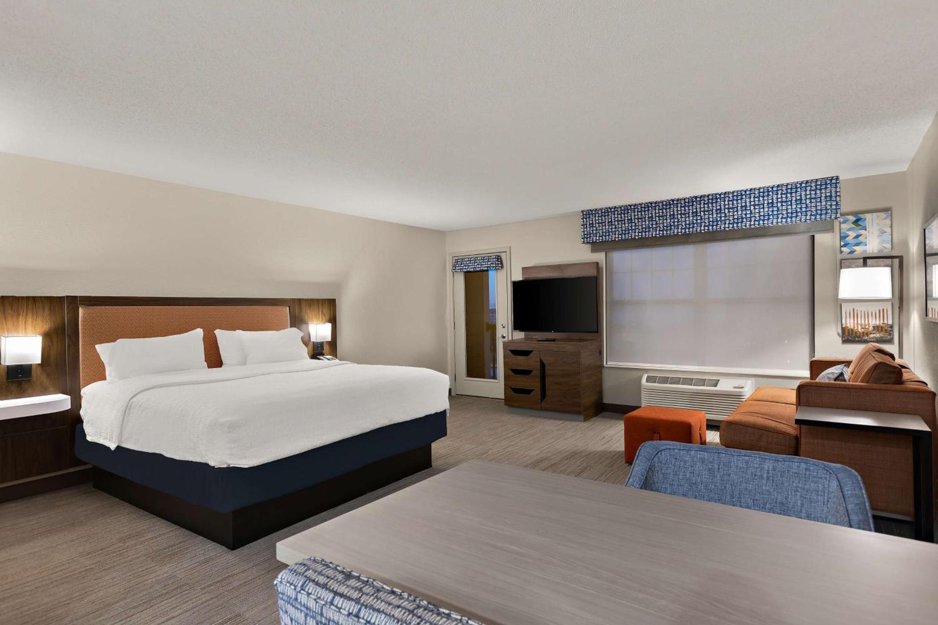Hampton Inn & Suites Petoskey photo 76