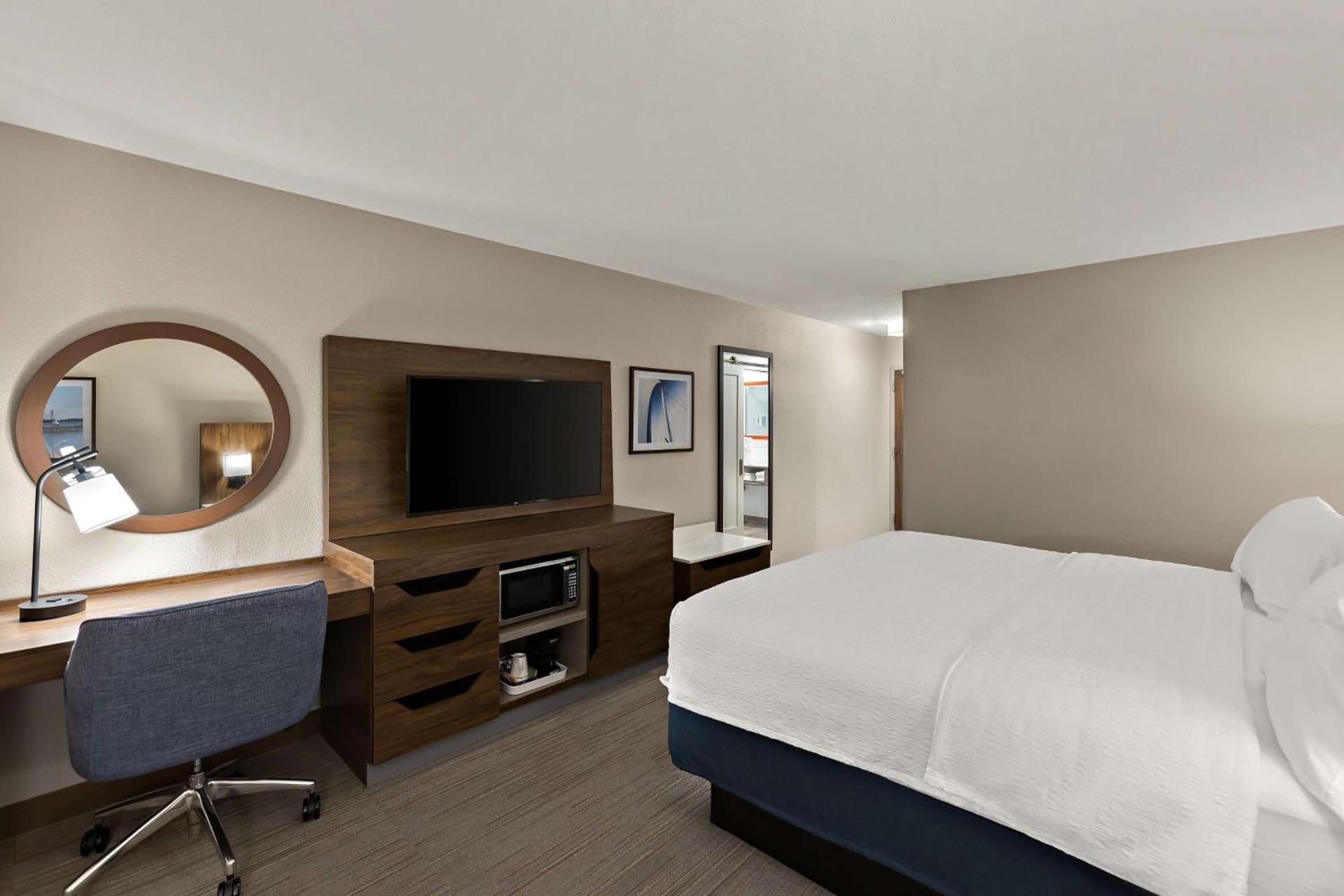 Hampton Inn & Suites Petoskey photo 78