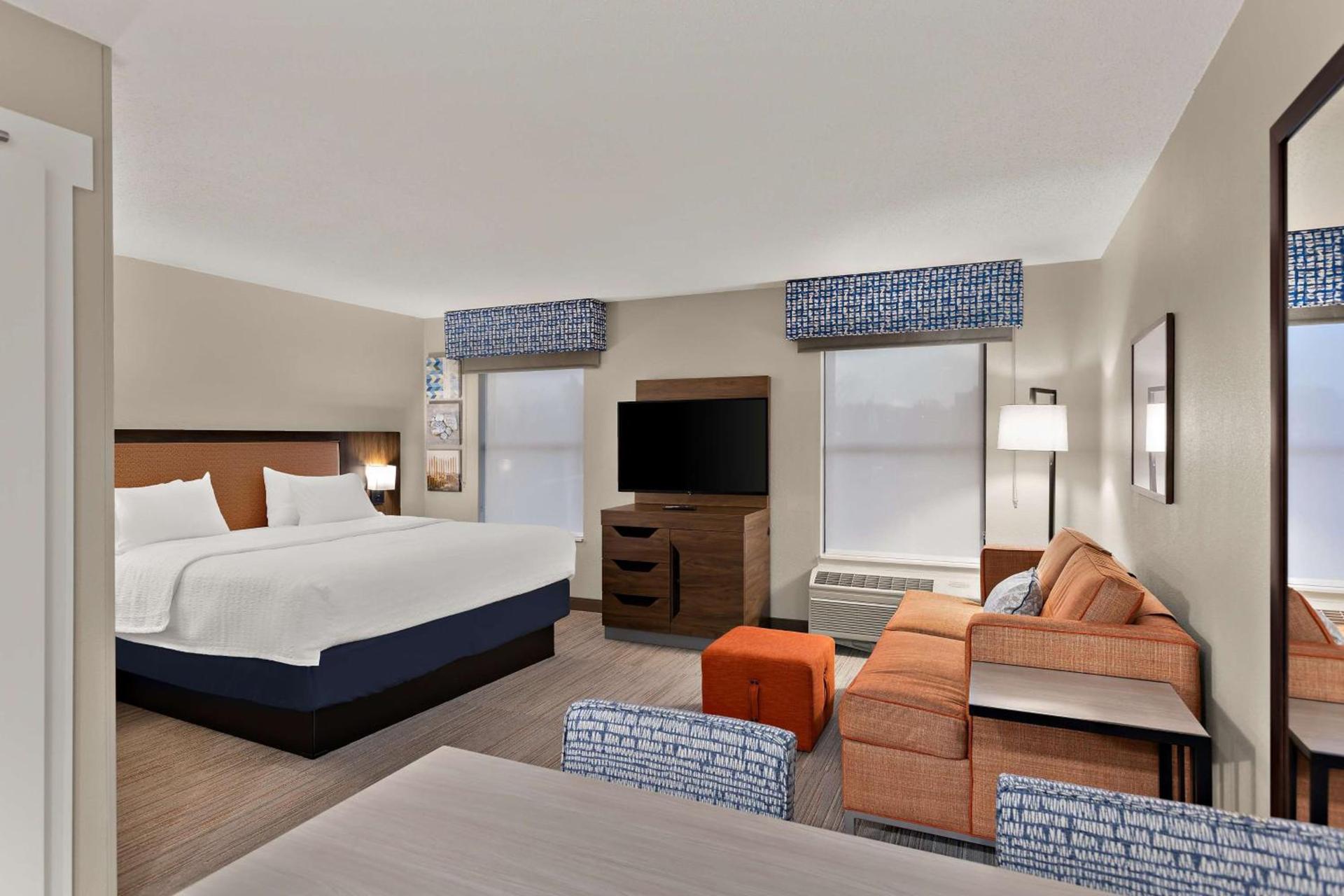 Hampton Inn & Suites Petoskey photo 79