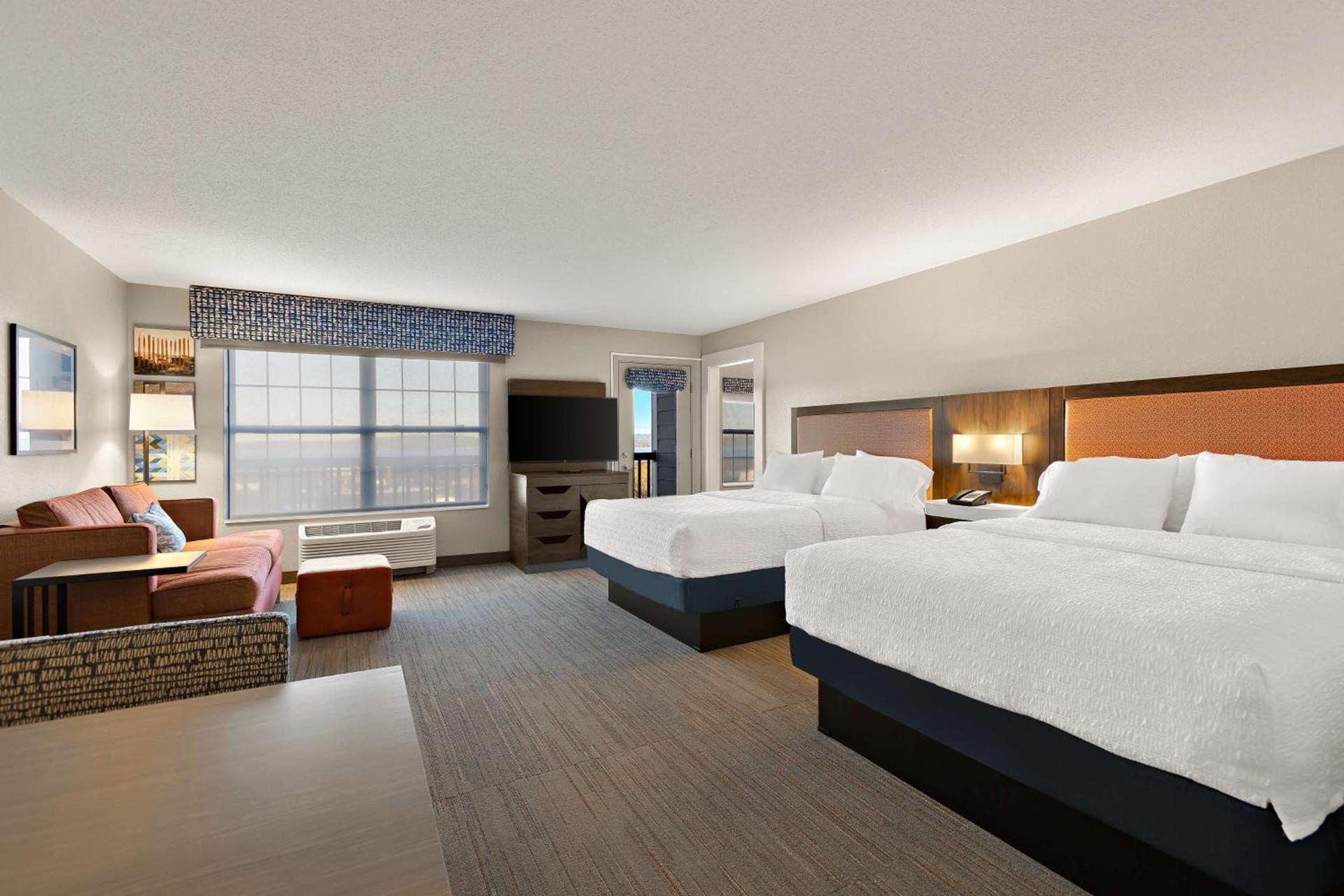 Hampton Inn & Suites Petoskey photo 81