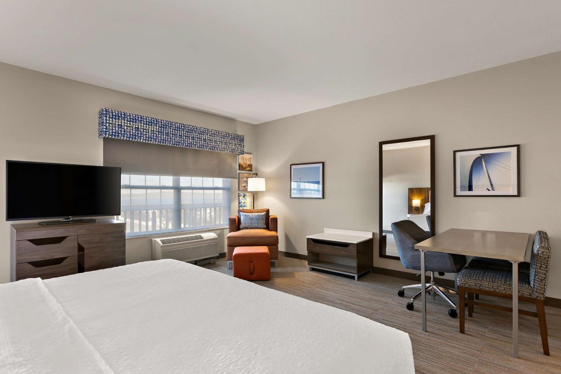 Hampton Inn & Suites Petoskey photo 83