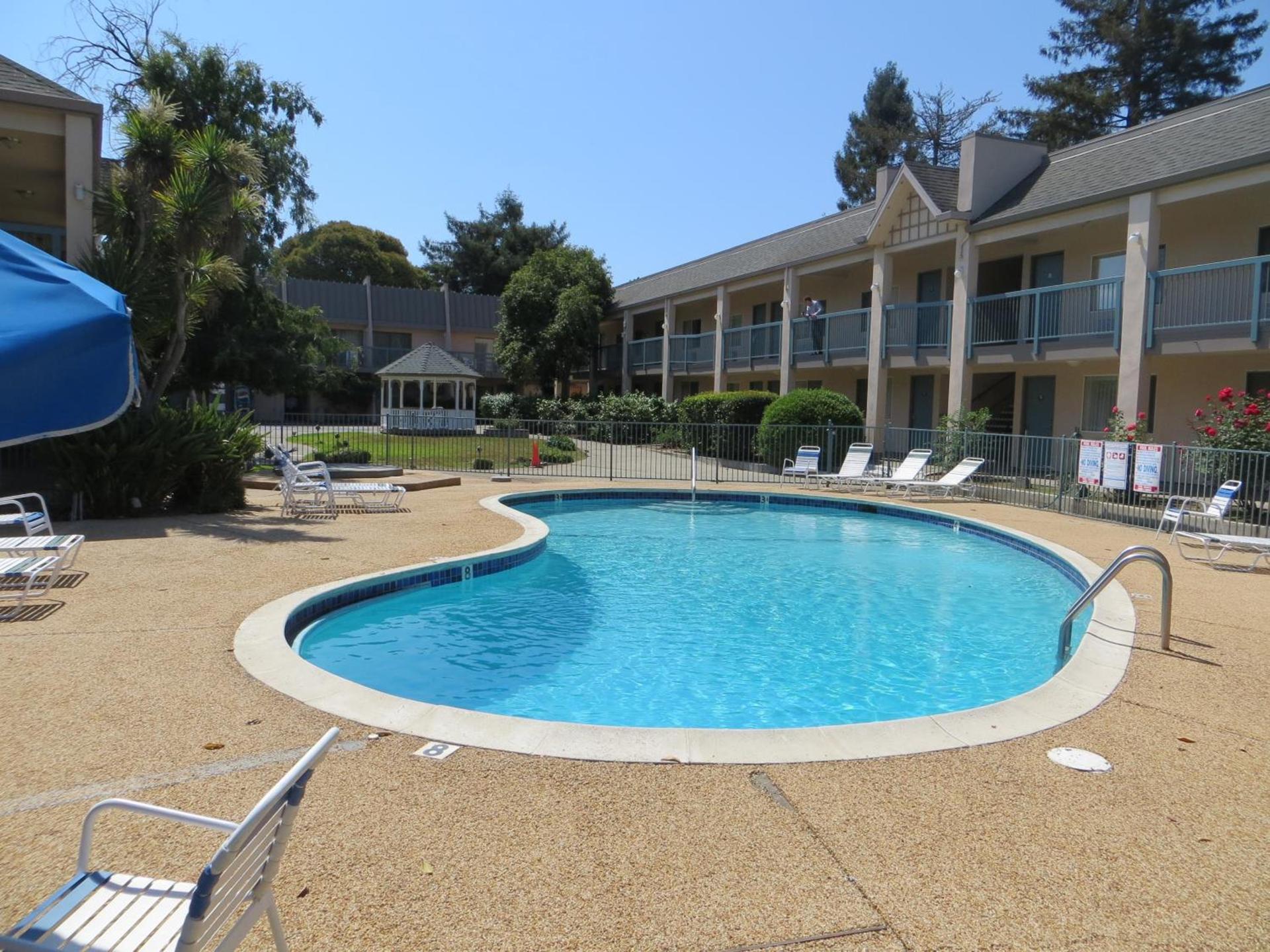 Days Inn by Wyndham Redwood City photo 8