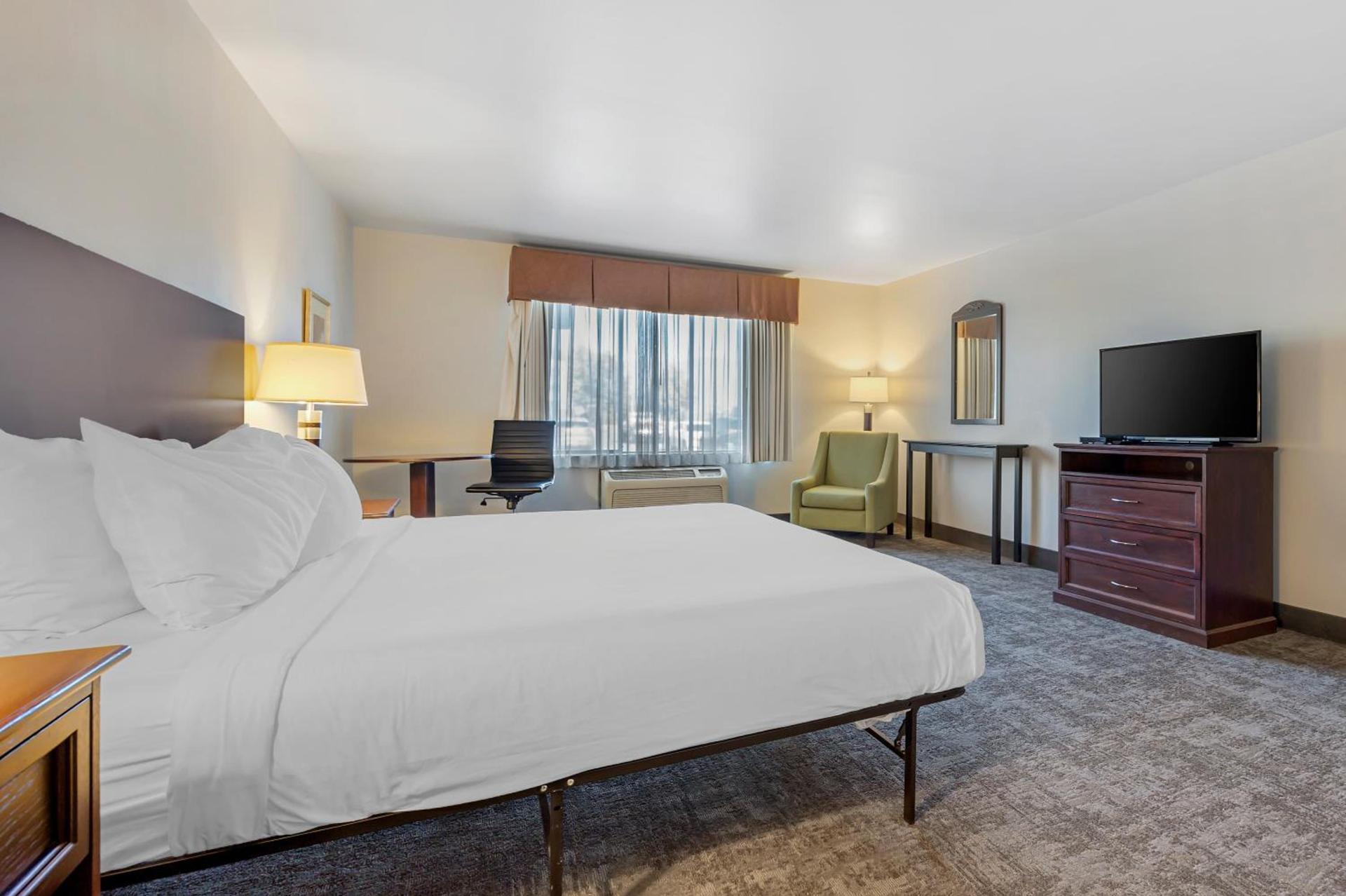 Seaport Inn & Suites photo 4